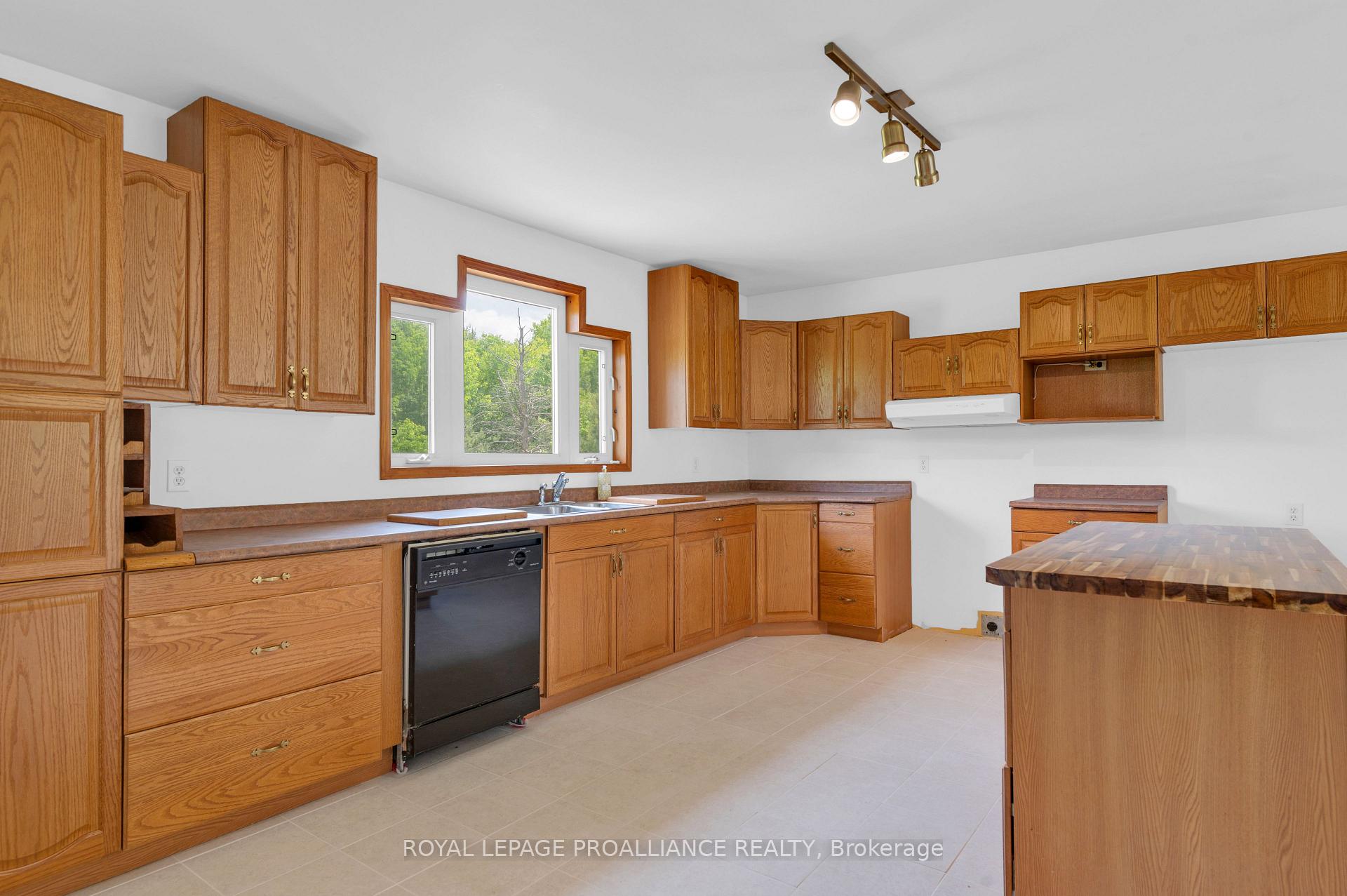 Photo 13 of 123 Addington Road 4, Frontenac, Frontenac North — HOMEH