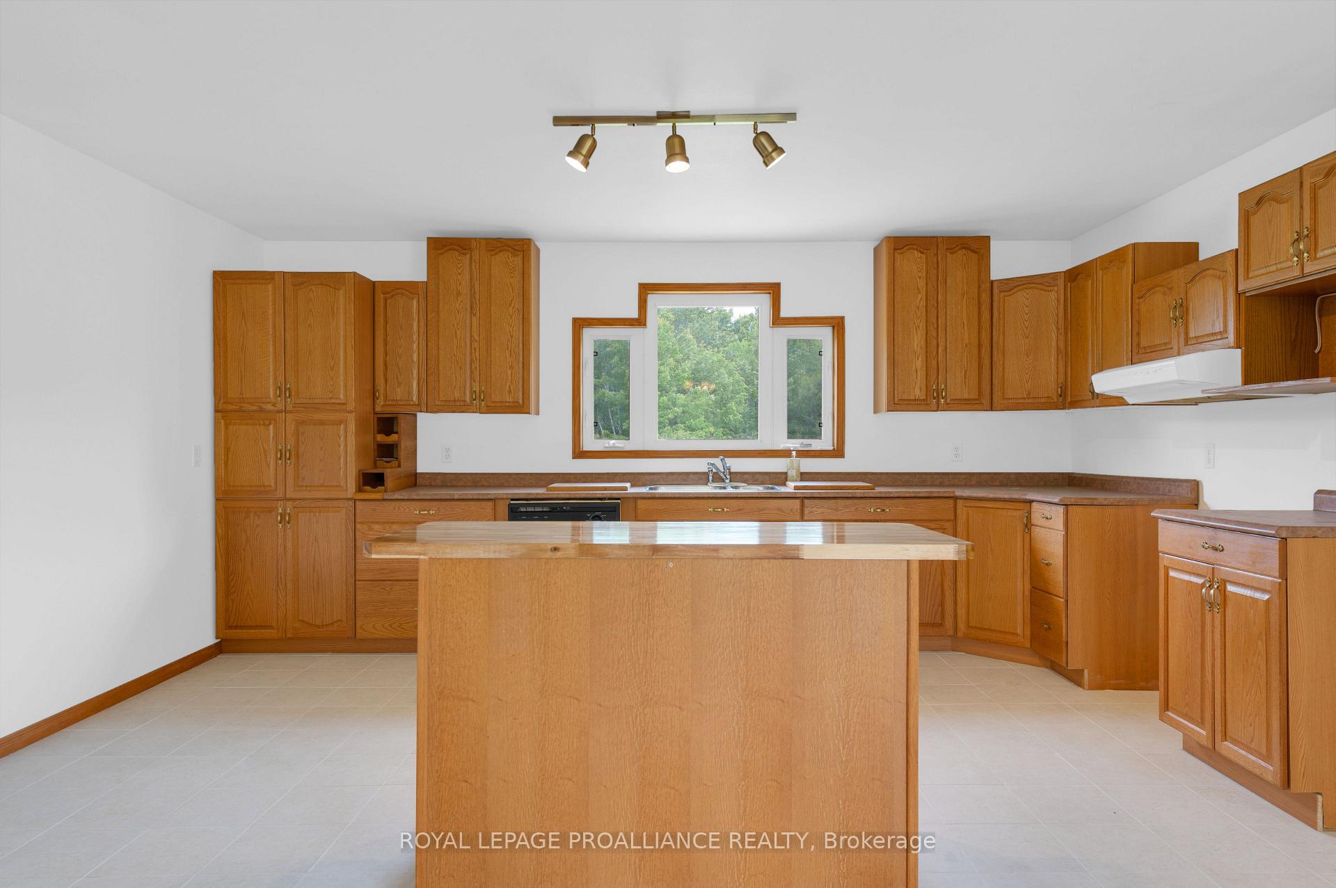 Photo 16 of 123 Addington Road 4, Frontenac, Frontenac North — HOMEH