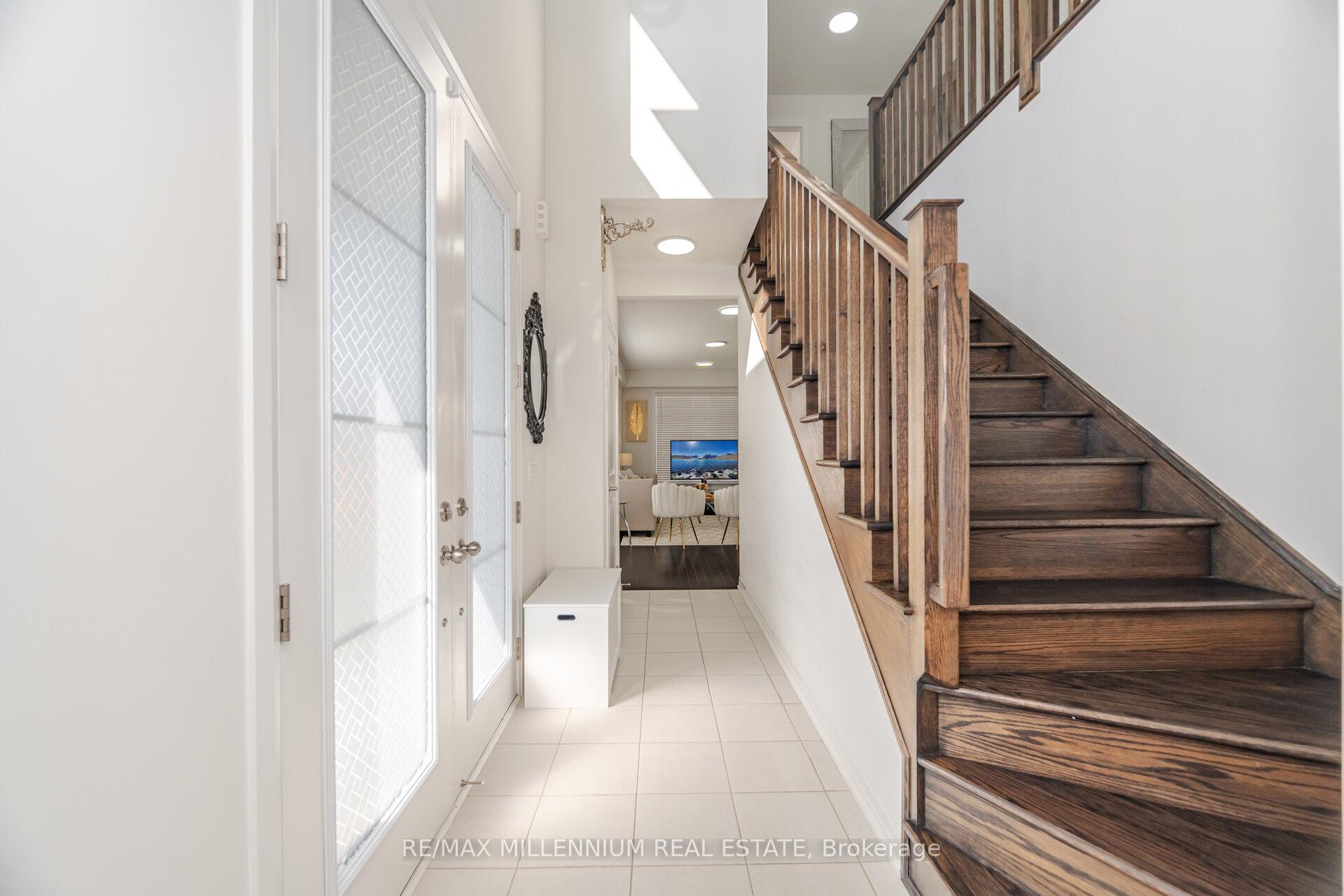 Photo 3 of 96 Yale Drive, Hamilton, Mount Hope — HOMEH