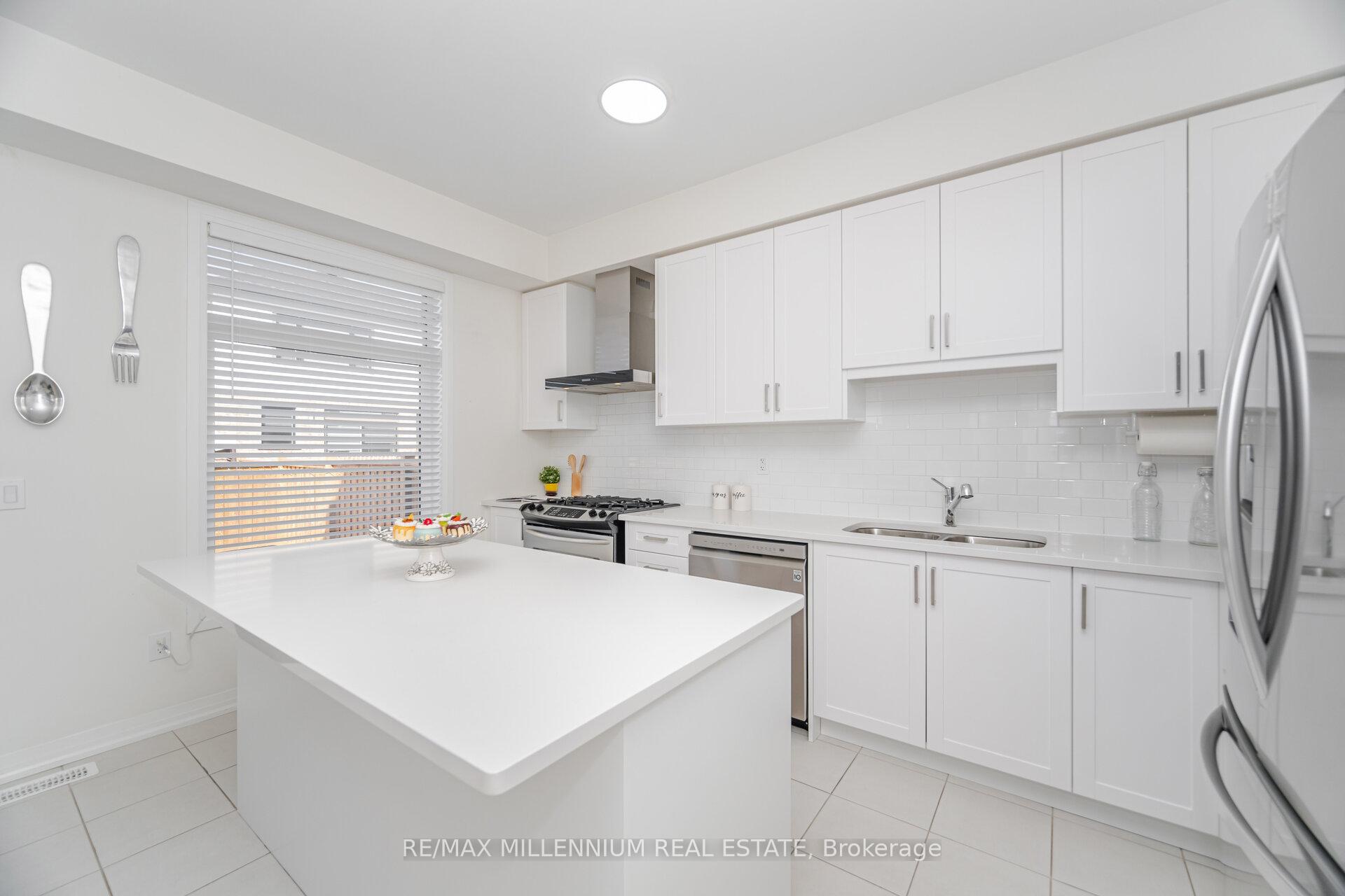 Photo 14 of 96 Yale Drive, Hamilton, Mount Hope — HOMEH