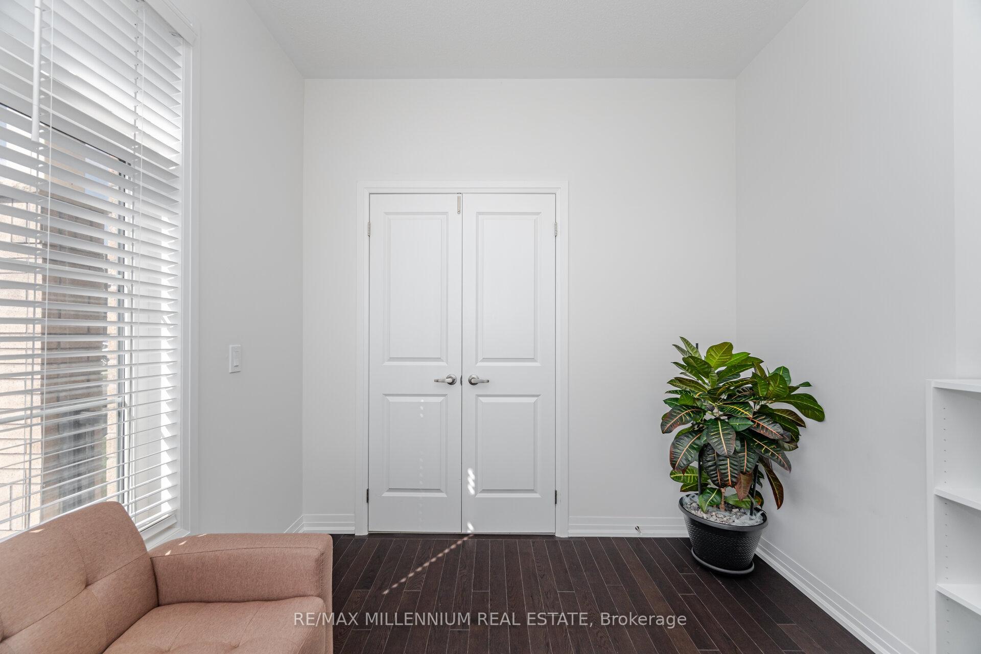 Photo 19 of 96 Yale Drive, Hamilton, Mount Hope — HOMEH