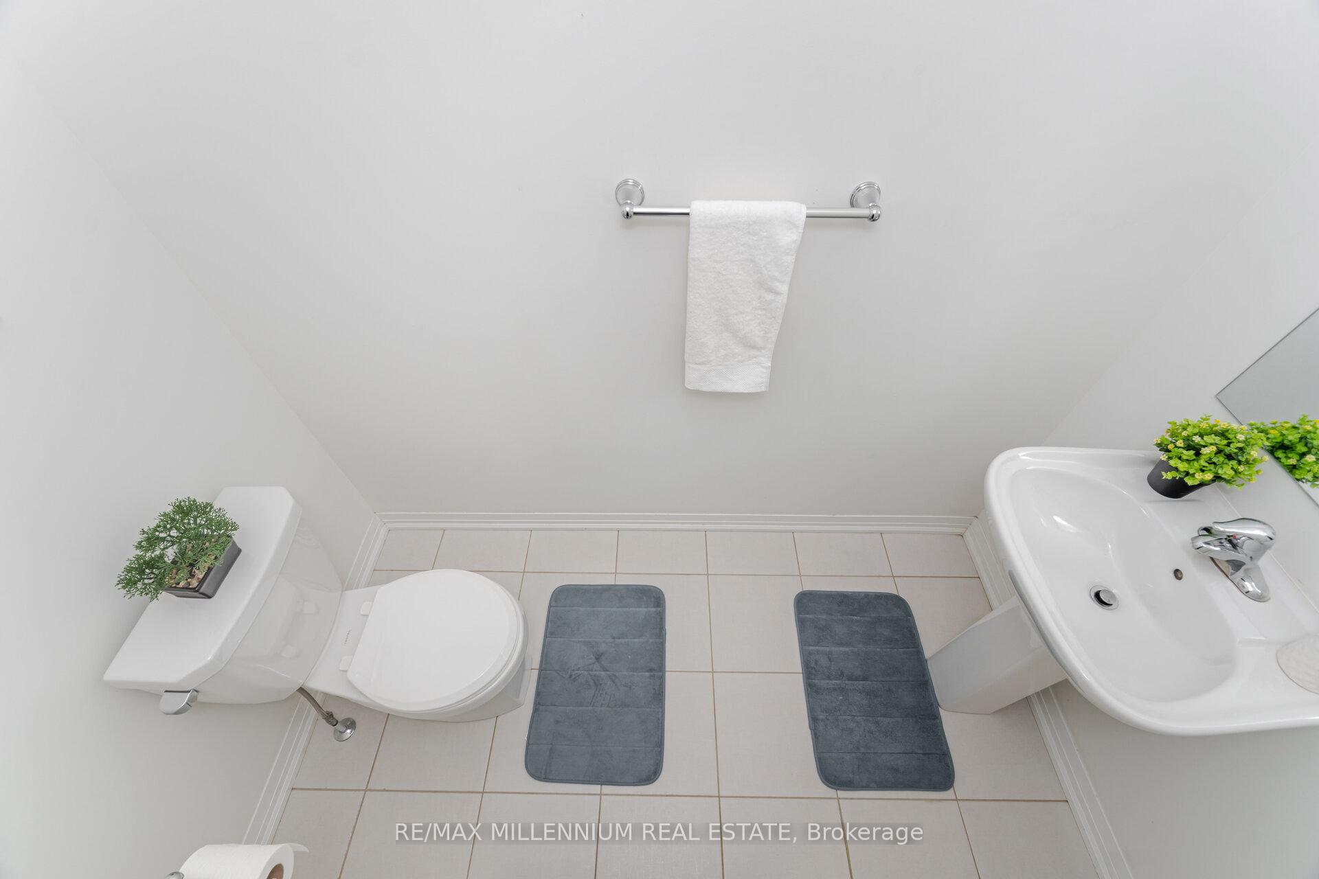 Photo 21 of 96 Yale Drive, Hamilton, Mount Hope — HOMEH