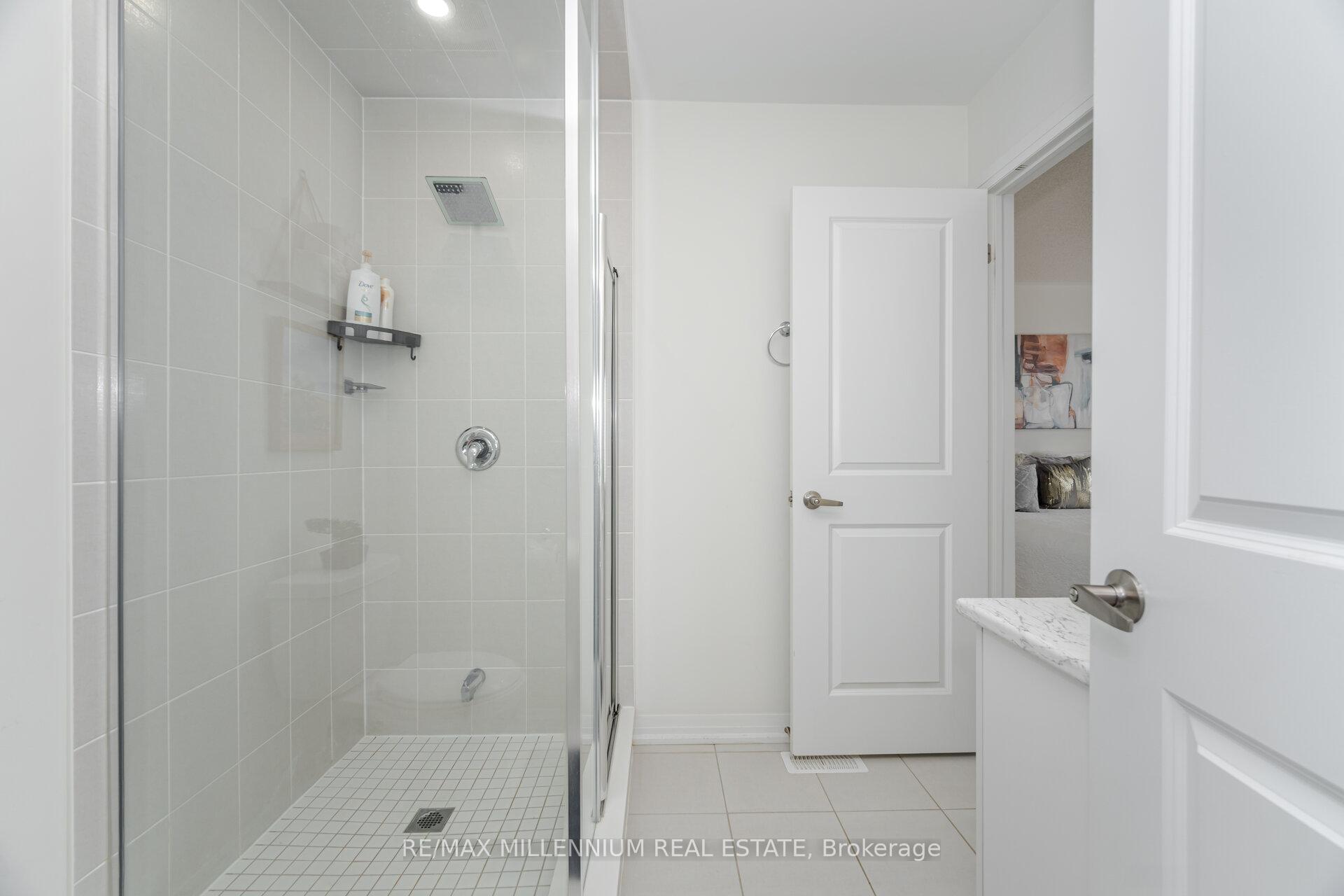 Photo 37 of 96 Yale Drive, Hamilton, Mount Hope — HOMEH