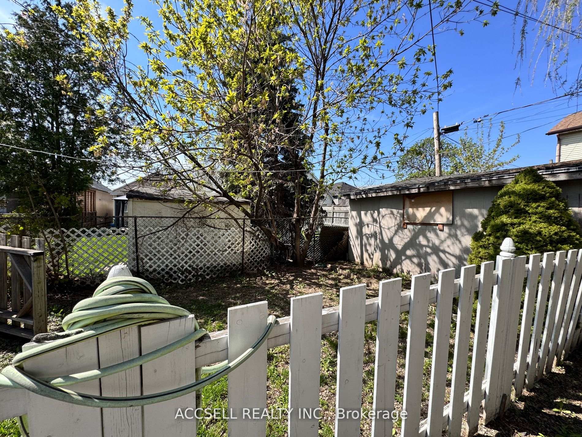Photo 5 of 1371 Cannon Street E, Hamilton, Crown Point — HOMEH