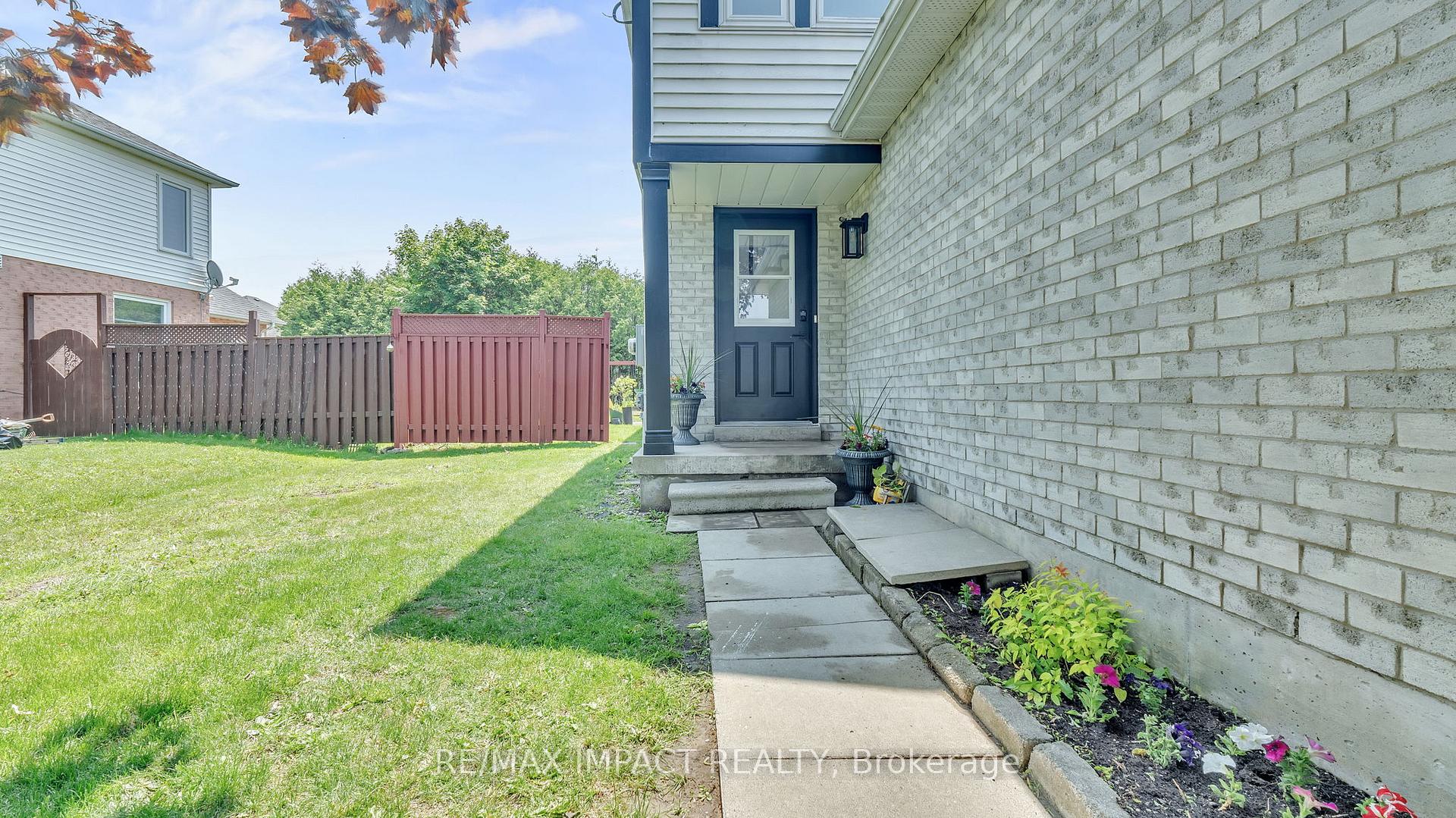 Photo 17 of 1247 Andover Drive, Oshawa, Eastdale — HOMEH