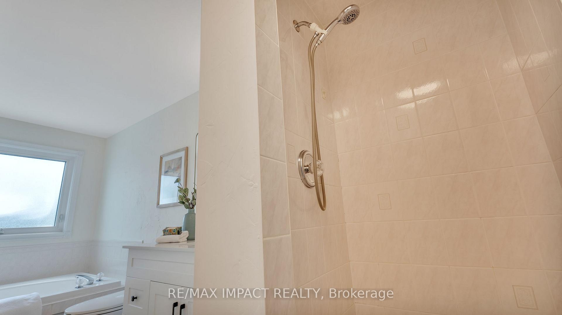 Photo 24 of 1247 Andover Drive, Oshawa, Eastdale — HOMEH