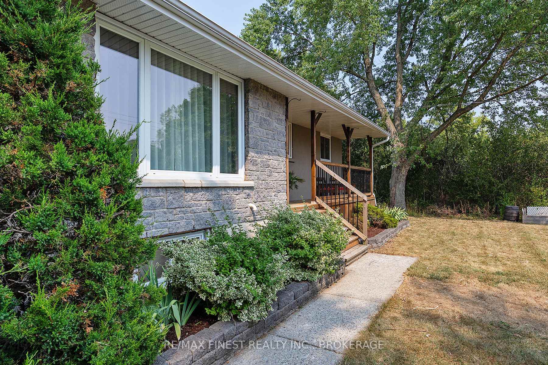 Photo 2 of 2090 Burbrook Road, Kingston, City North of 401 — HOMEH