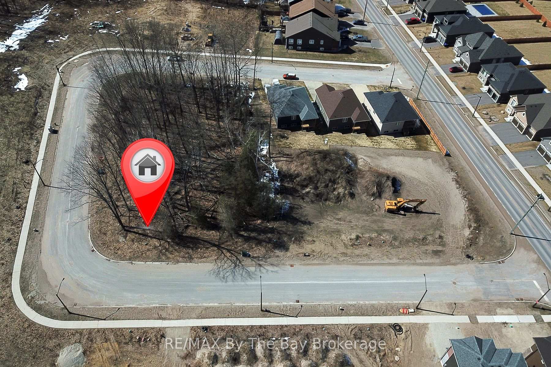Photo 4 of 34 Joanne Crescent, Wasaga Beach — HOMEH