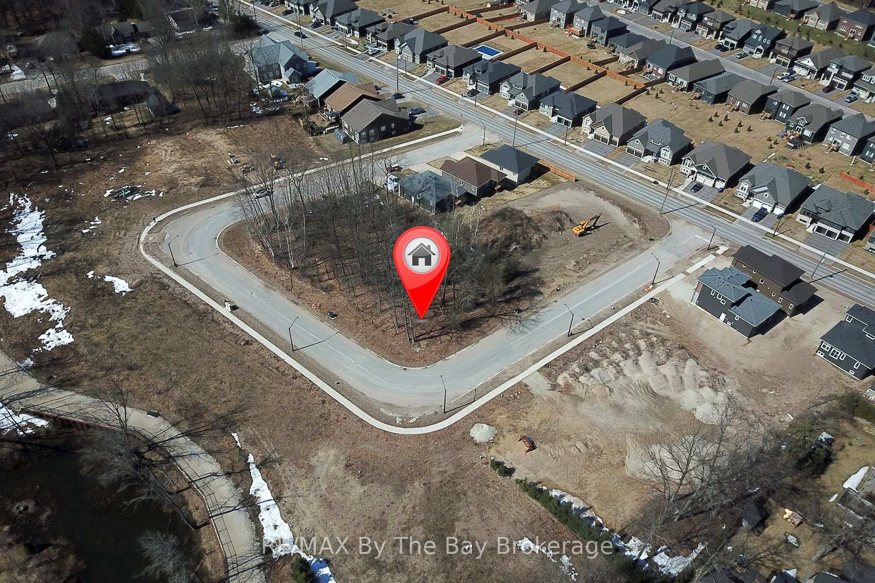 Photo 10 of 34 Joanne Crescent, Wasaga Beach — HOMEH