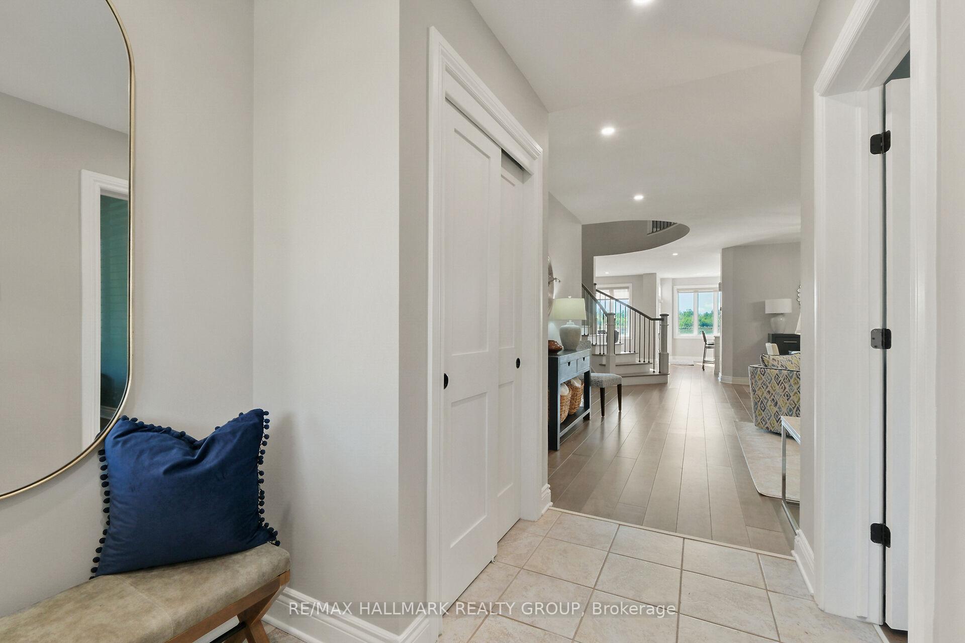 Photo 4 of 444 Frank Cauley Way, Ottawa, Avalon East — HOMEH