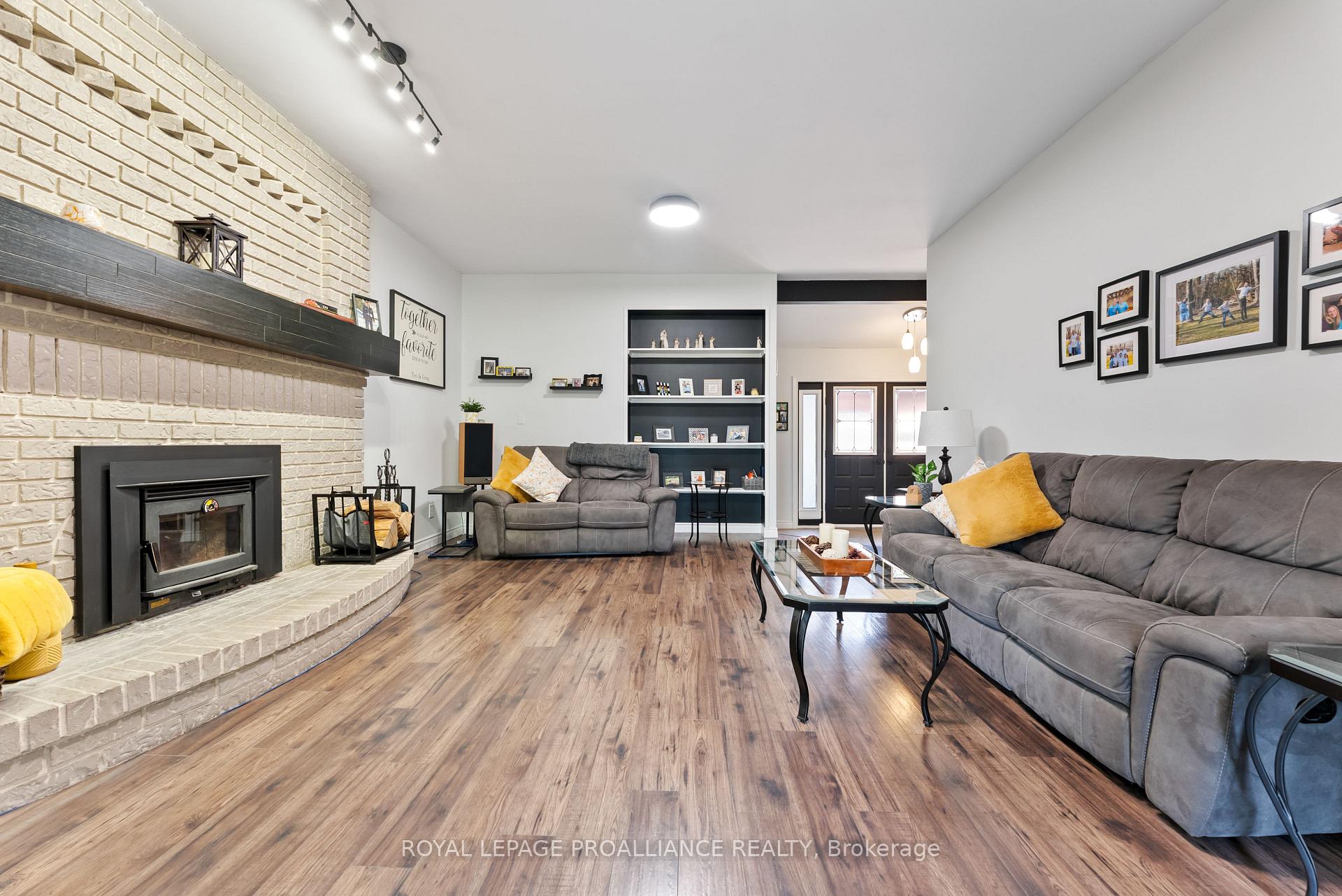 Photo 2 of 240 River Road, Belleville, Belleville Ward — HOMEH