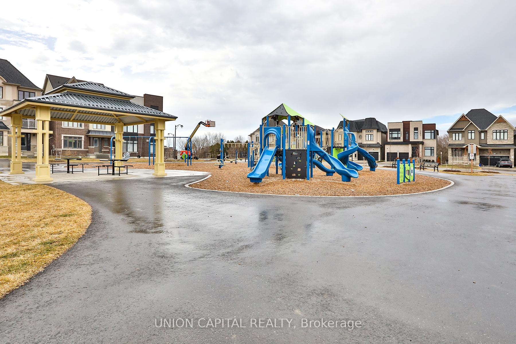 Photo 40 of 9 Kohn Lane, Markham, Angus Glen — HOMEH