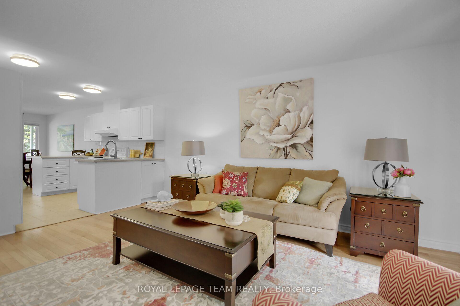 Photo 3 of 9 Weaver Crescent, Ottawa, Kanata - Kanata Lakes/Heritage Hills — HOMEH