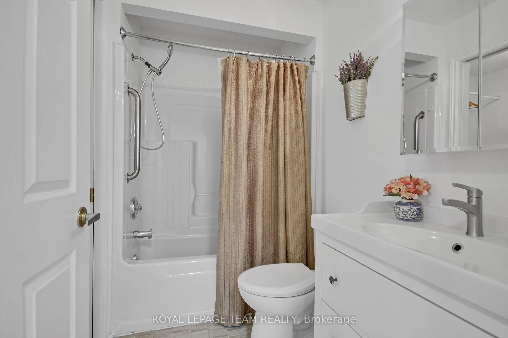 Photo 19 of 9 Weaver Crescent, Ottawa, Kanata - Kanata Lakes/Heritage Hills — HOMEH