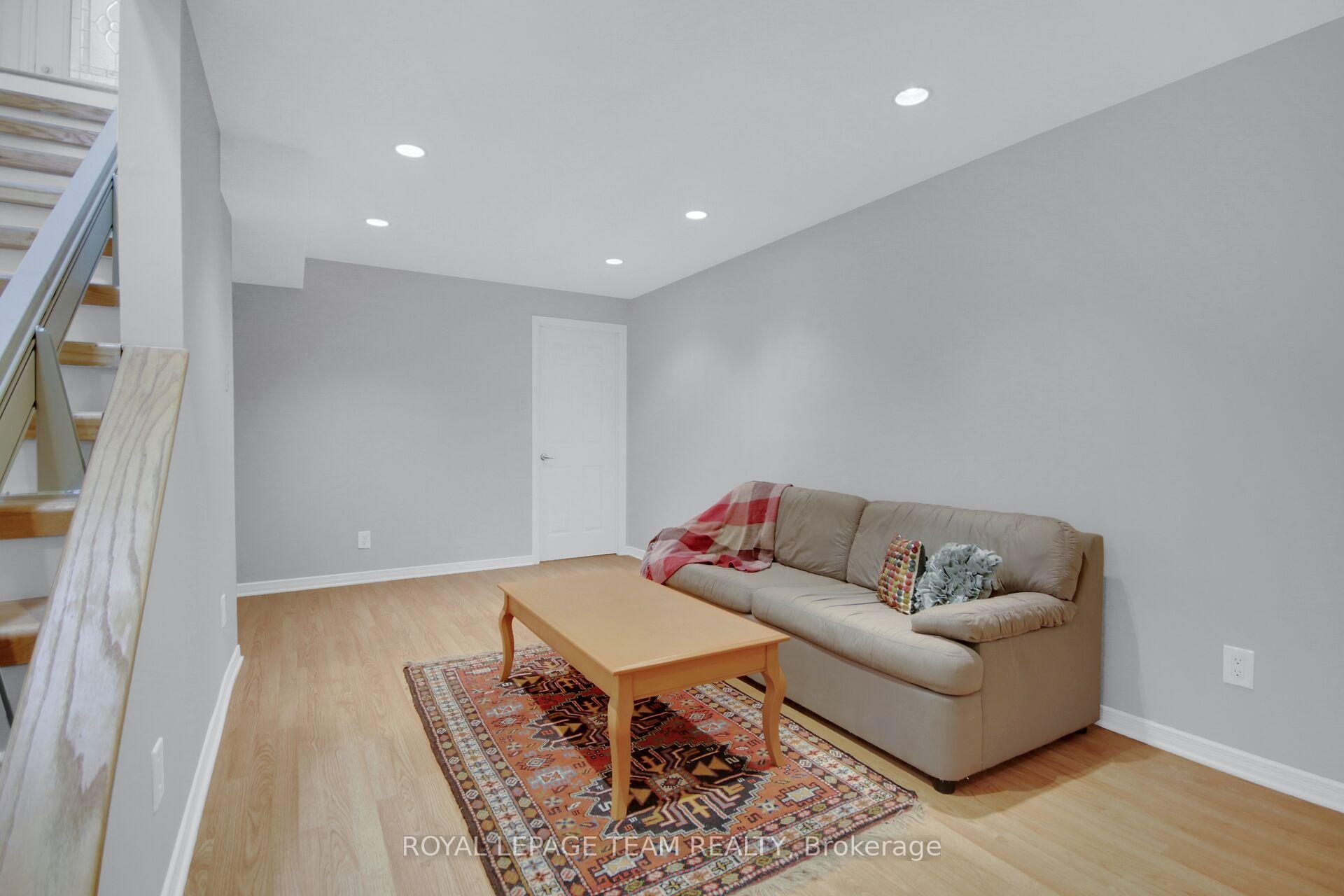 Photo 21 of 9 Weaver Crescent, Ottawa, Kanata - Kanata Lakes/Heritage Hills — HOMEH
