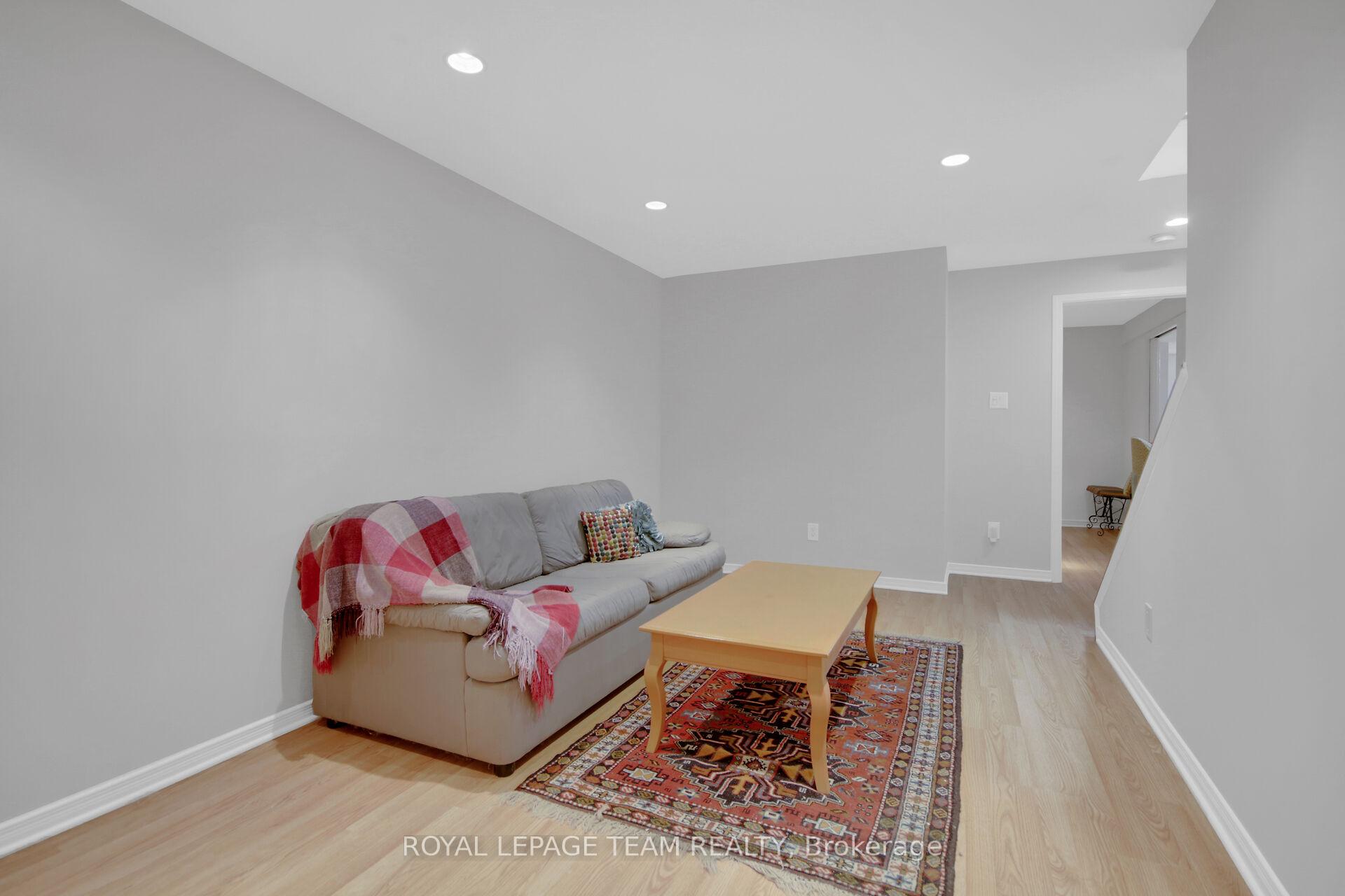 Photo 28 of 9 Weaver Crescent, Ottawa, Kanata - Kanata Lakes/Heritage Hills — HOMEH
