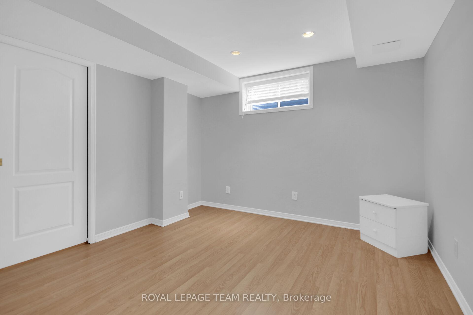Photo 11 of 9 Weaver Crescent, Ottawa, Kanata - Kanata Lakes/Heritage Hills — HOMEH
