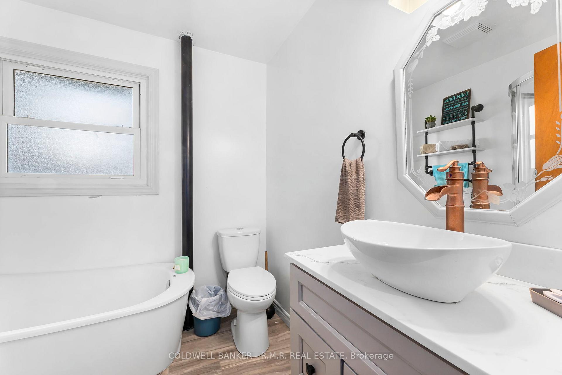Photo 14 of 19 Parkway Crescent, Clarington, Bowmanville — HOMEH