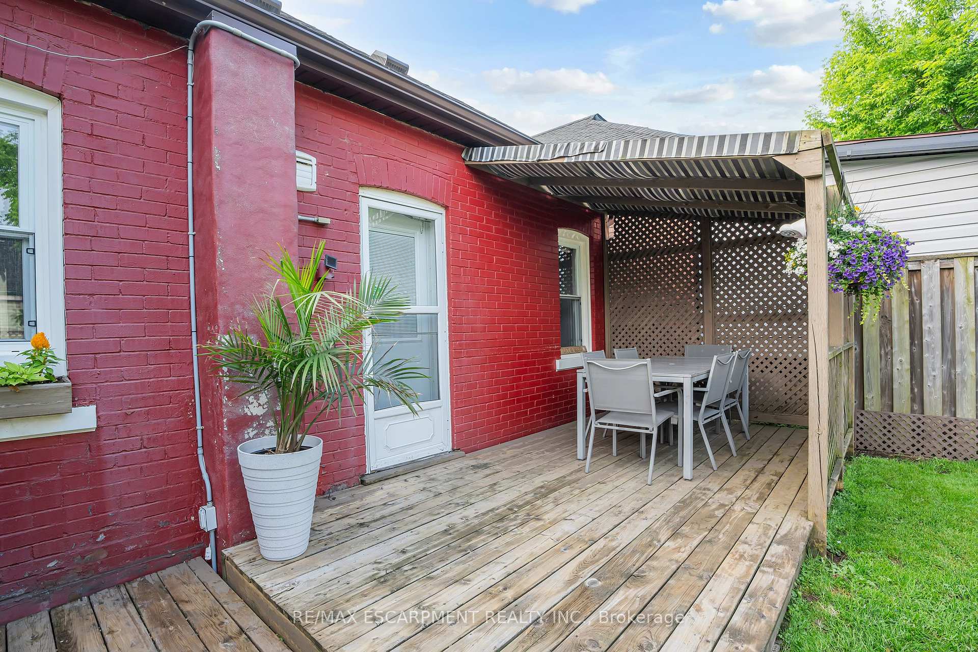 Photo 3 of 77 Robins Avenue, Hamilton, Crown Point — HOMEH