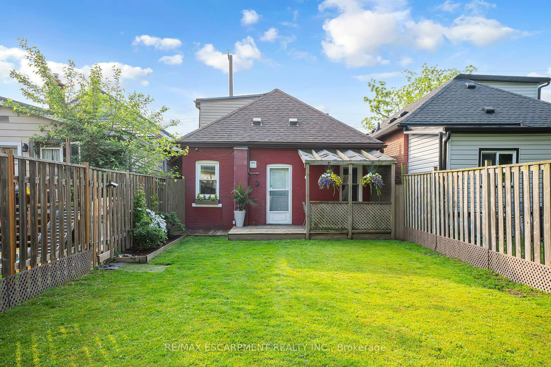 Photo 9 of 77 Robins Avenue, Hamilton, Crown Point — HOMEH