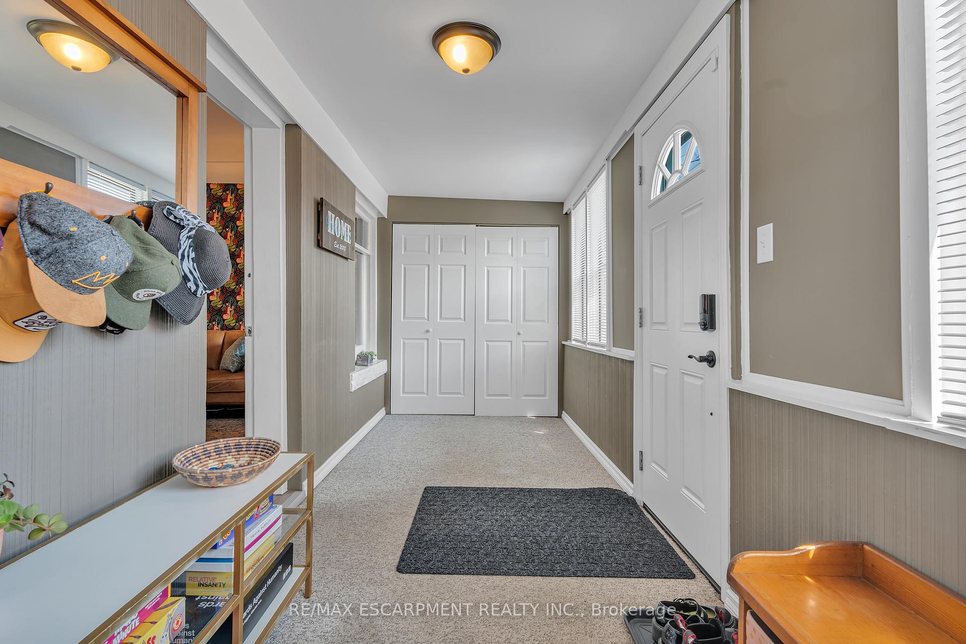 Photo 4 of 77 Robins Avenue, Hamilton, Crown Point — HOMEH