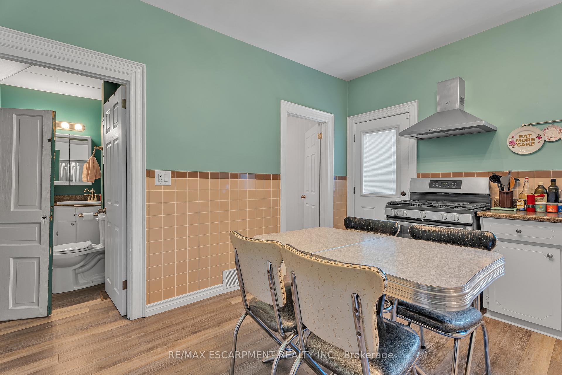 Photo 18 of 77 Robins Avenue, Hamilton, Crown Point — HOMEH
