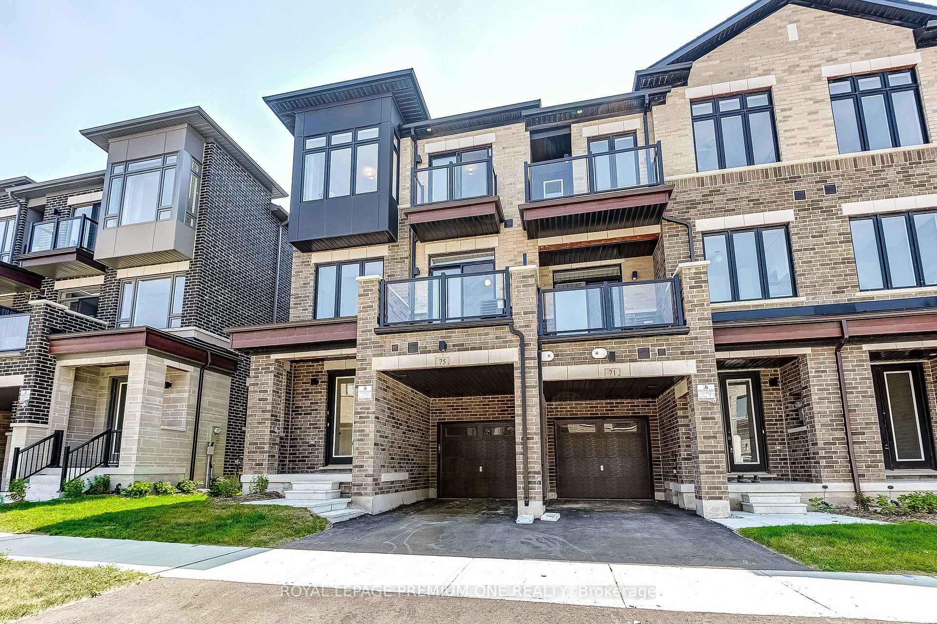 Photo 16 of 75 Tennant Circle N, Vaughan, Vellore Village — HOMEH