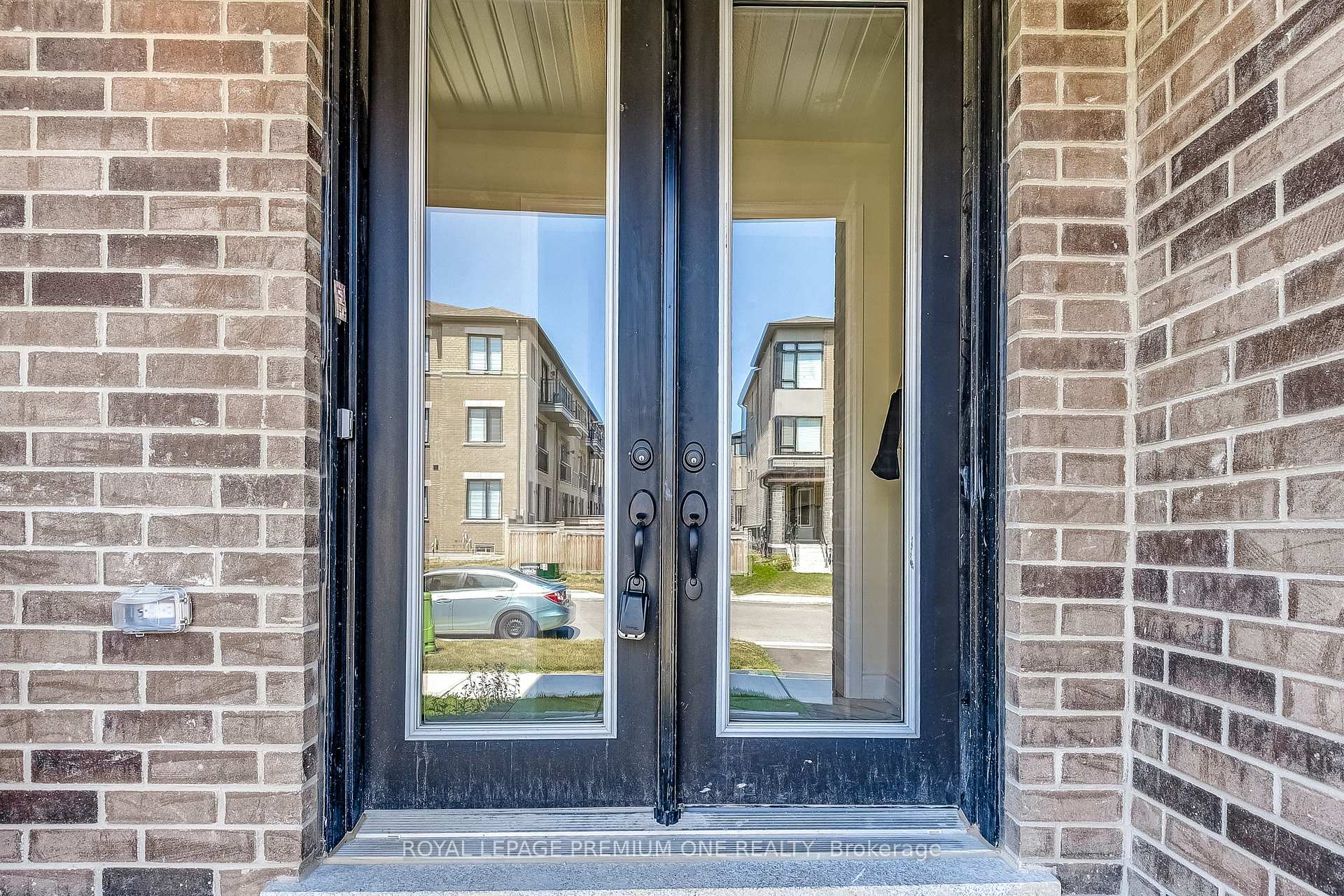 Photo 20 of 75 Tennant Circle N, Vaughan, Vellore Village — HOMEH