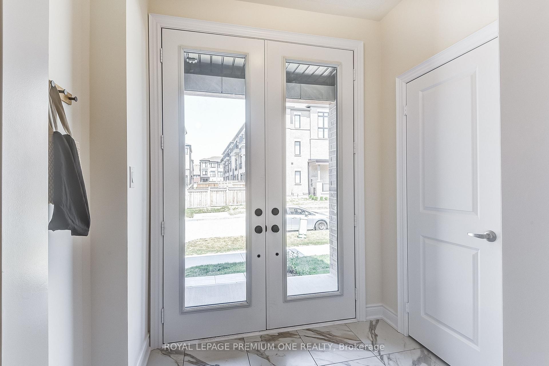 Photo 13 of 75 Tennant Circle N, Vaughan, Vellore Village — HOMEH