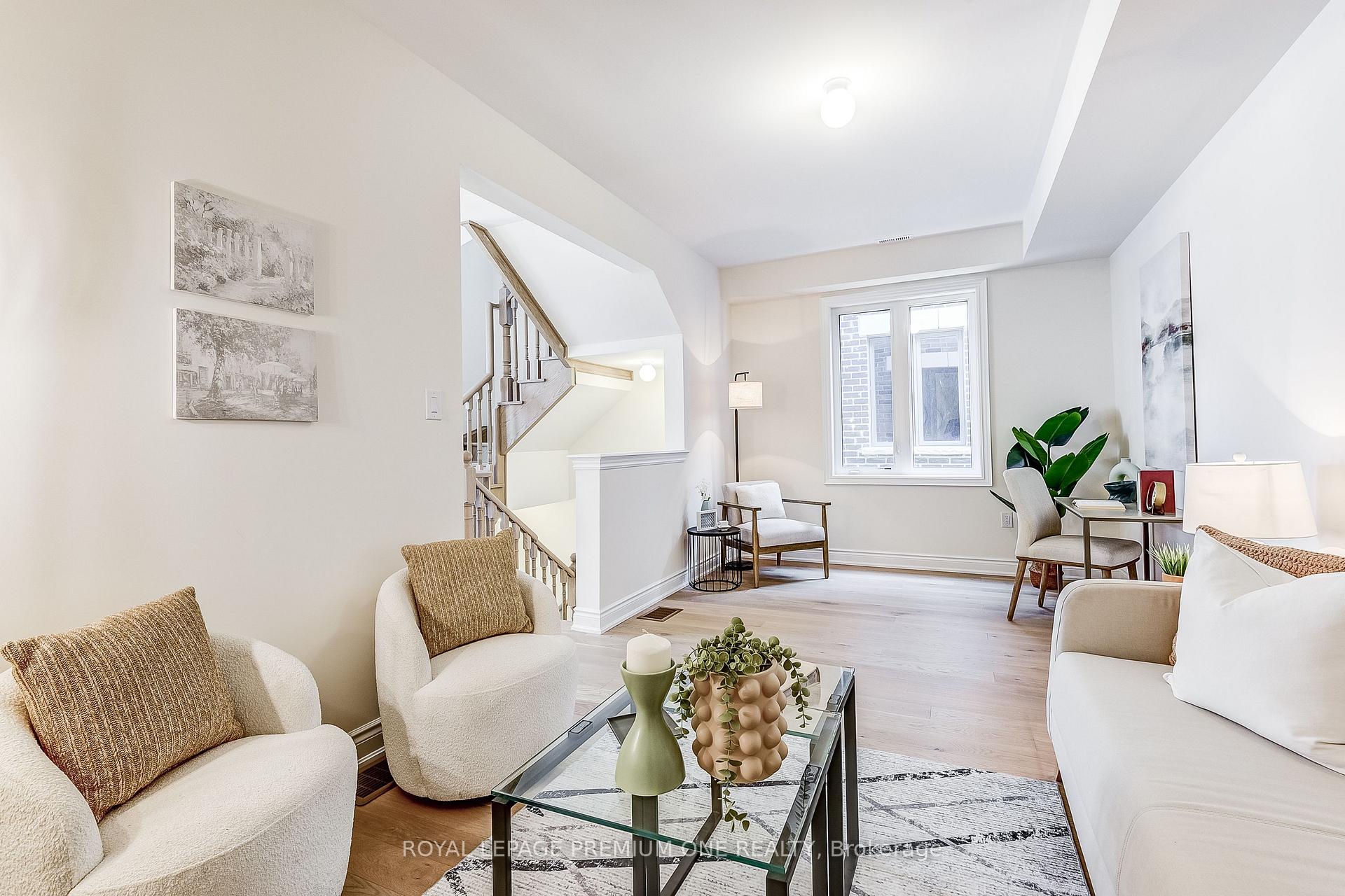 Photo 12 of 75 Tennant Circle N, Vaughan, Vellore Village — HOMEH