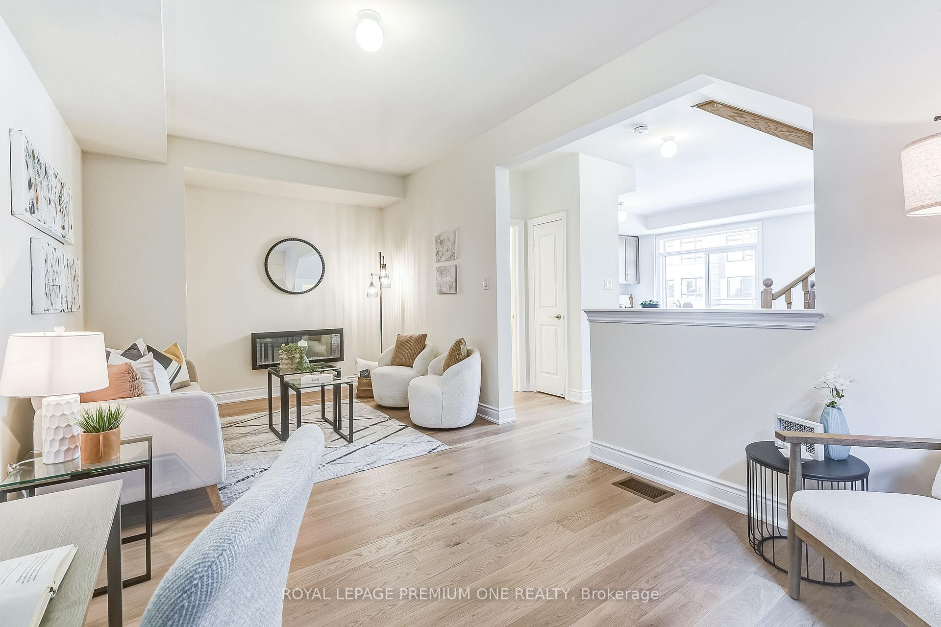 Photo 3 of 75 Tennant Circle N, Vaughan, Vellore Village — HOMEH