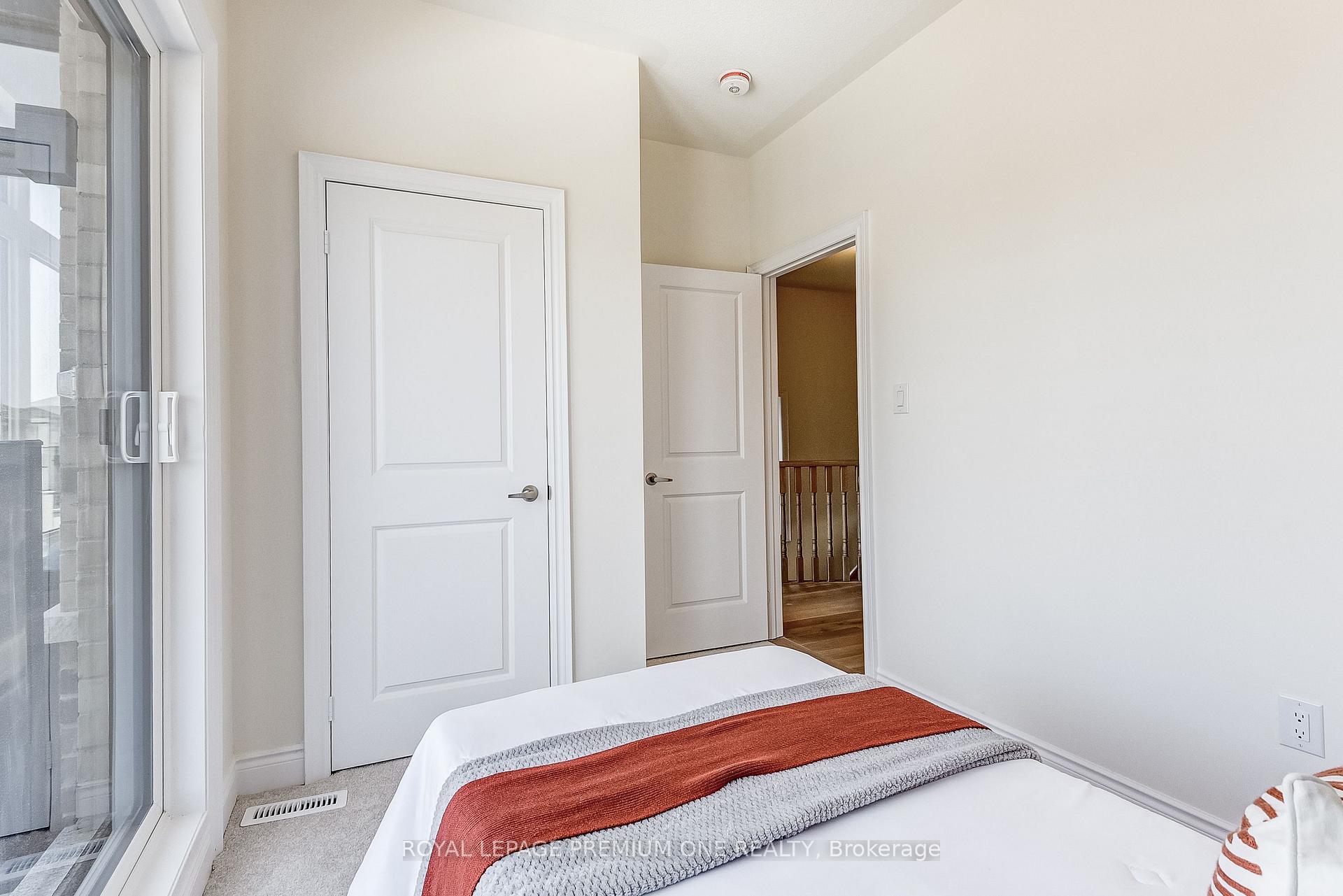 Photo 21 of 75 Tennant Circle N, Vaughan, Vellore Village — HOMEH