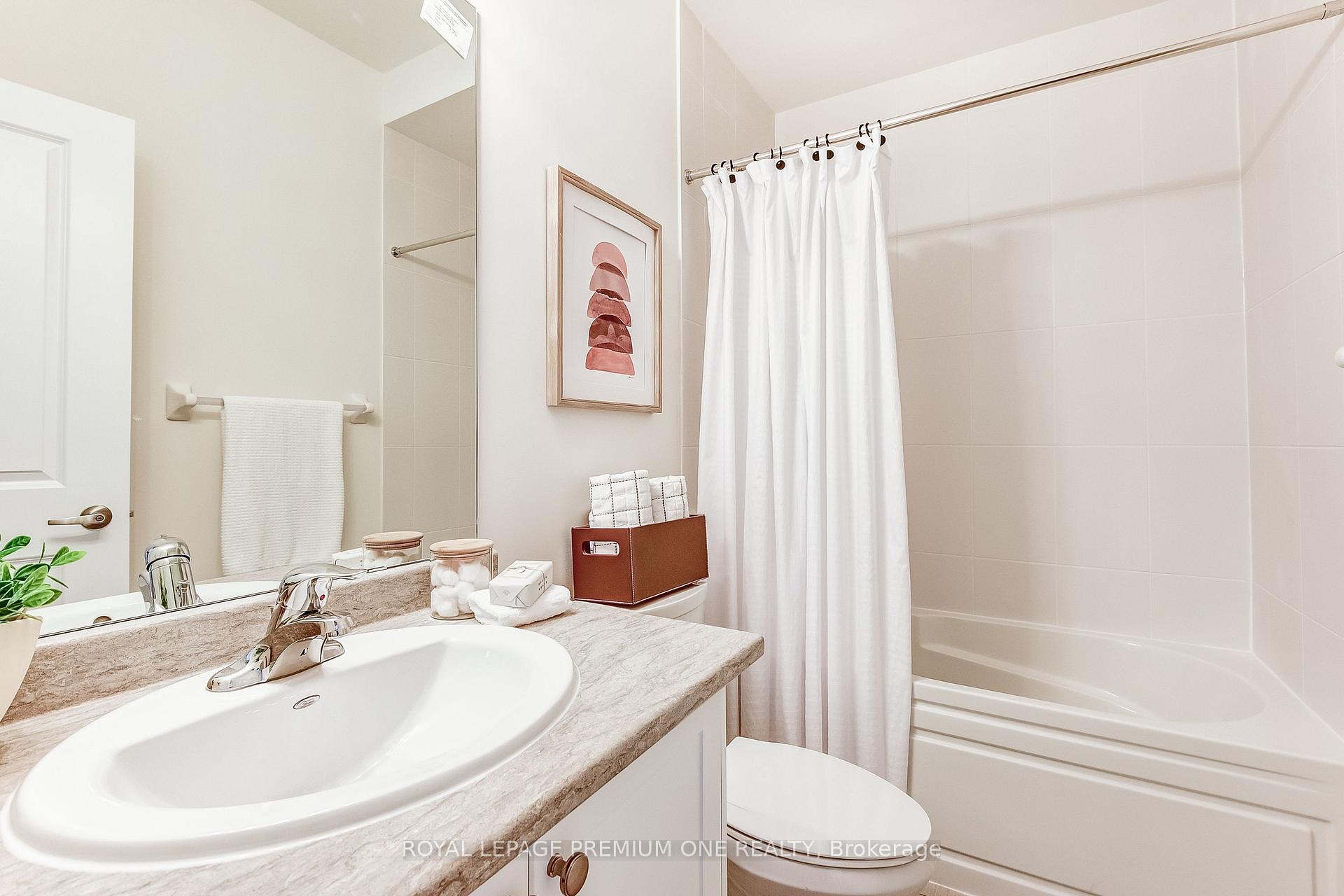 Photo 24 of 75 Tennant Circle N, Vaughan, Vellore Village — HOMEH