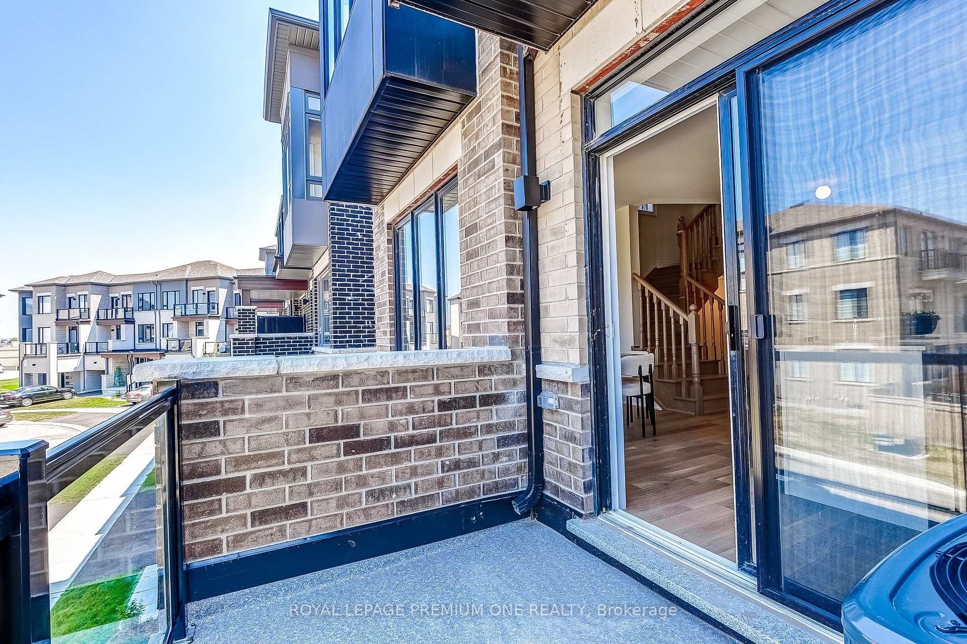Photo 37 of 75 Tennant Circle N, Vaughan, Vellore Village — HOMEH