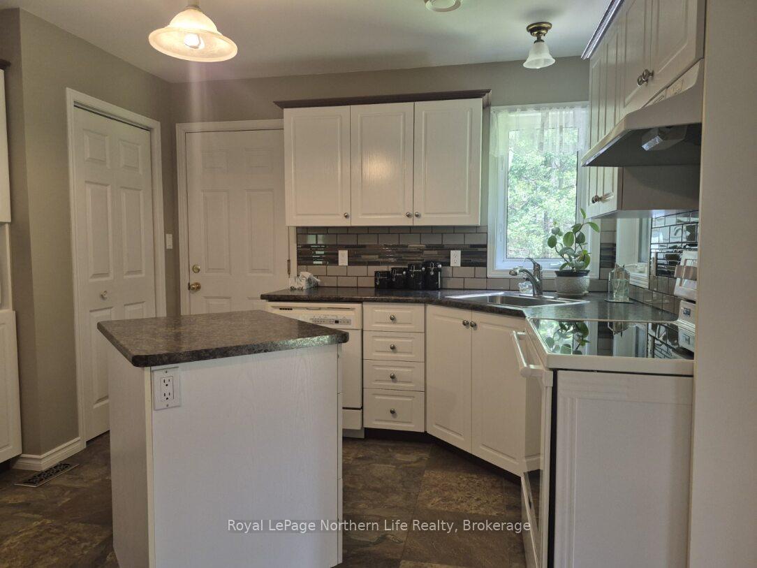 Photo 2 of 1140 Von Doeler Road, Bonfield — HOMEH