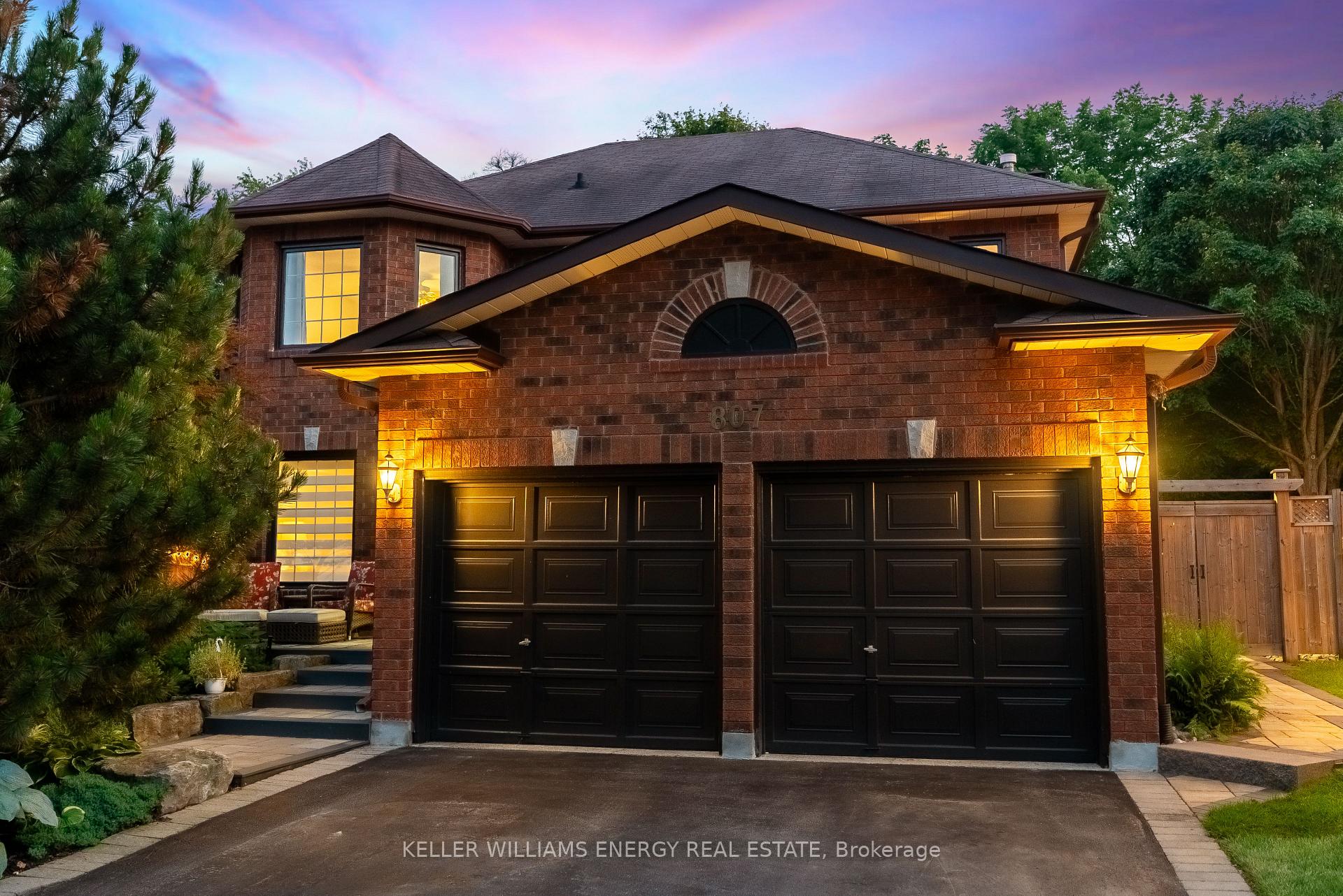 Photo 1 of 807 Regal Crescent, Pickering, Dunbarton — HOMEH