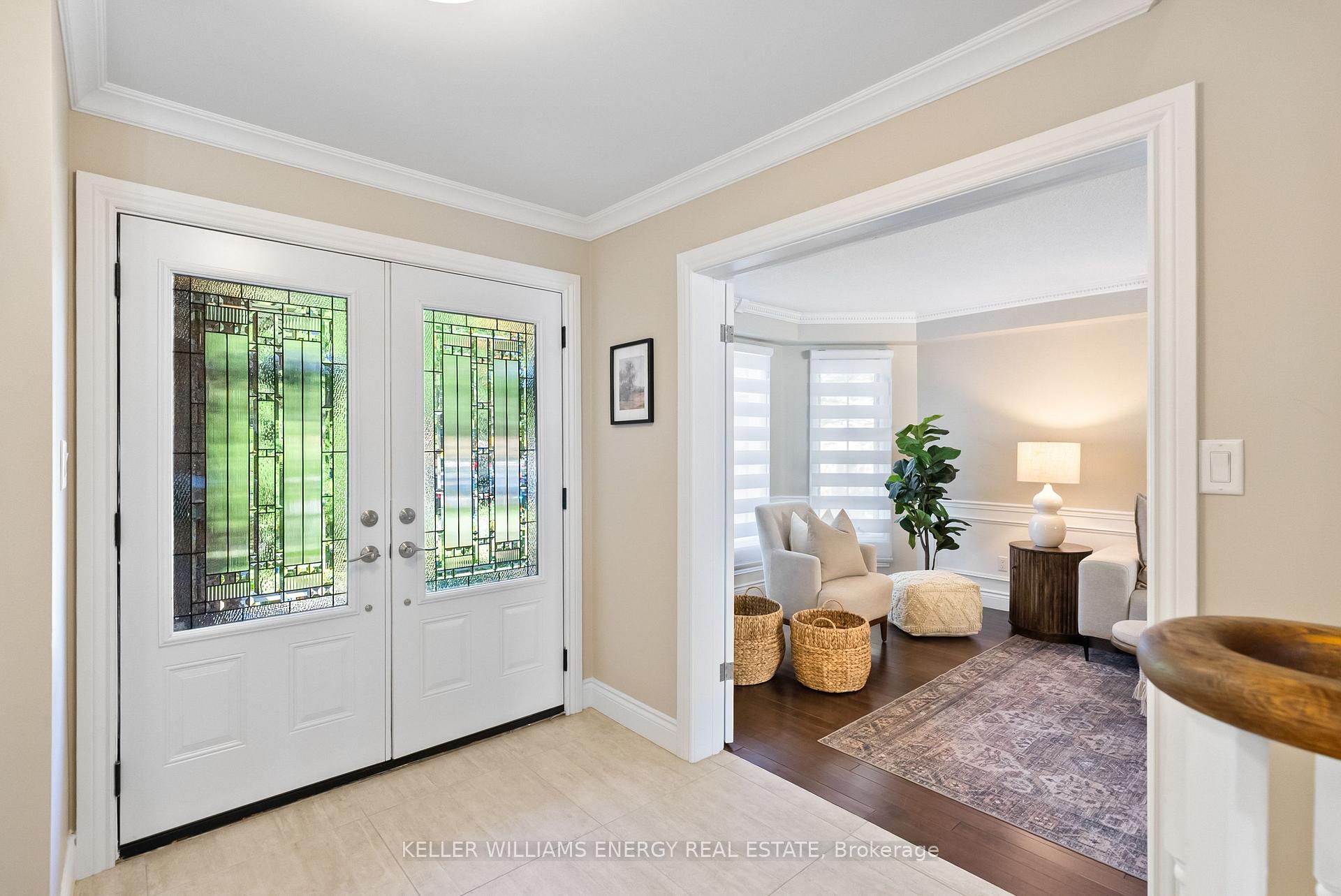 Photo 2 of 807 Regal Crescent, Pickering, Dunbarton — HOMEH