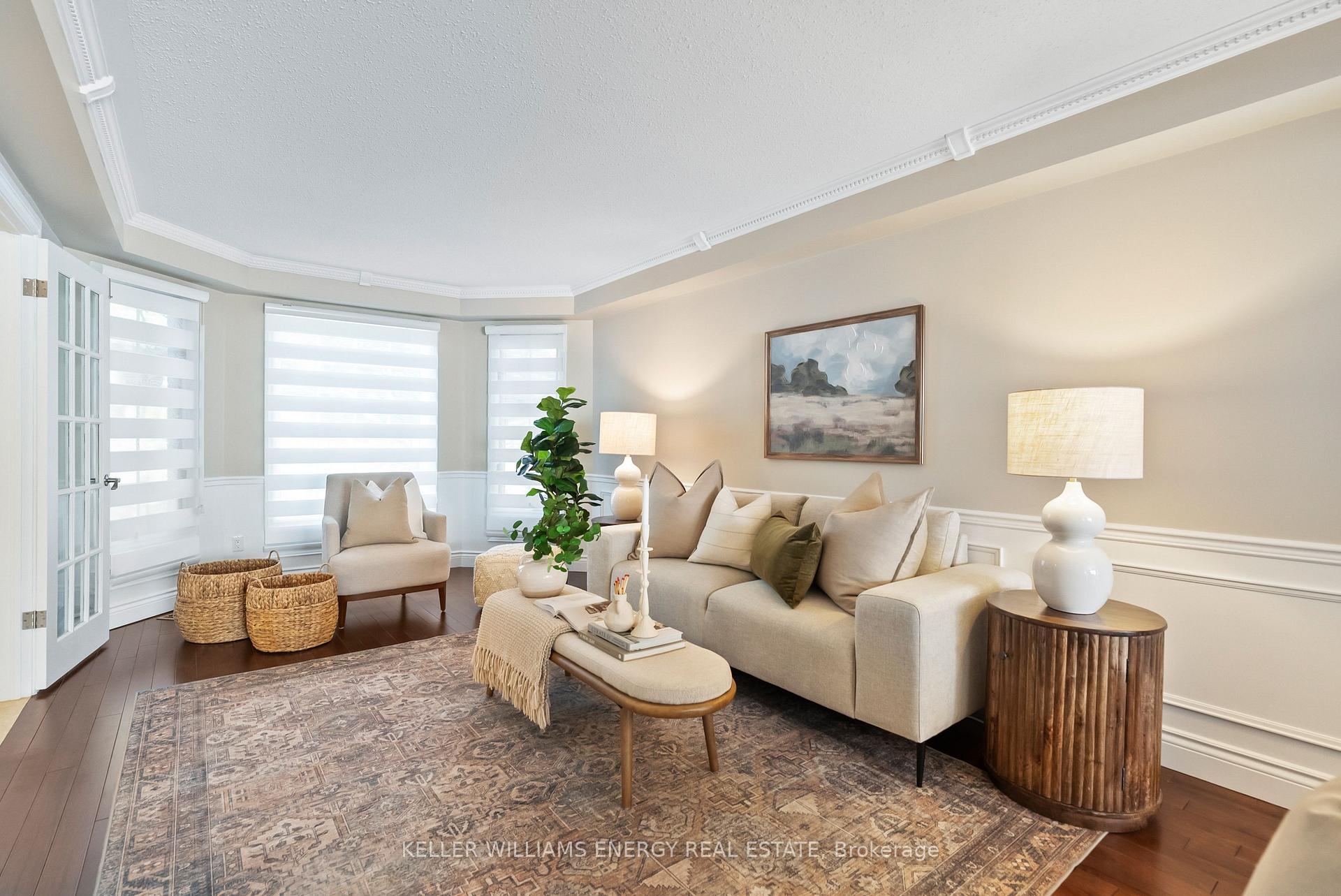 Photo 3 of 807 Regal Crescent, Pickering, Dunbarton — HOMEH