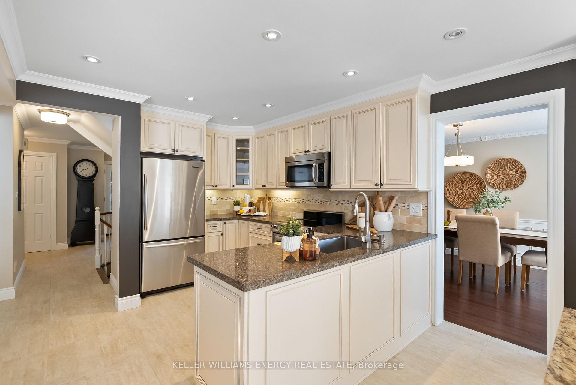 Photo 15 of 807 Regal Crescent, Pickering, Dunbarton — HOMEH