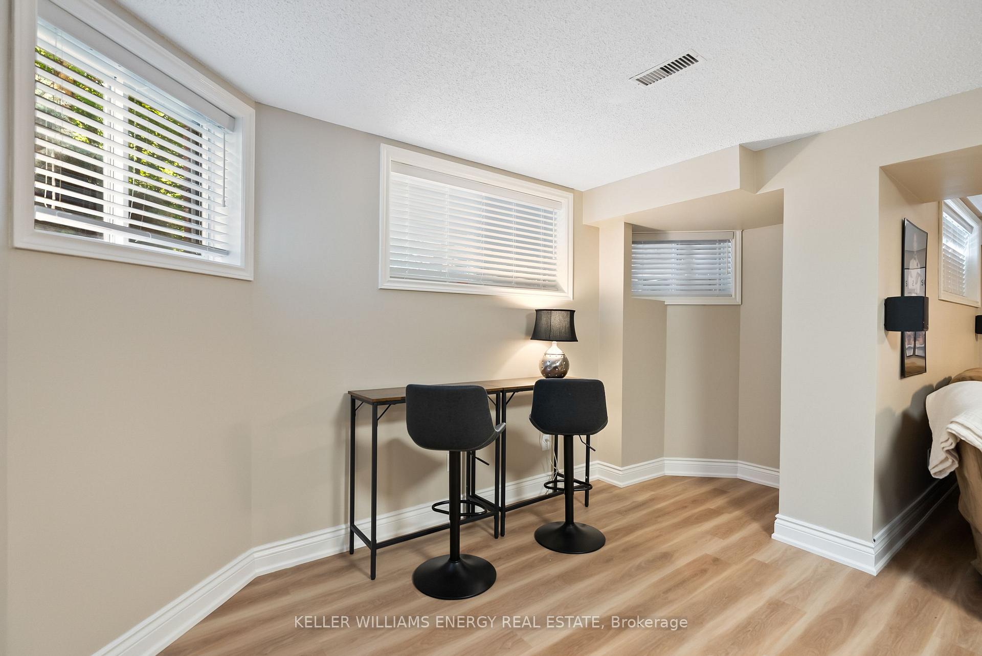 Photo 30 of 807 Regal Crescent, Pickering, Dunbarton — HOMEH