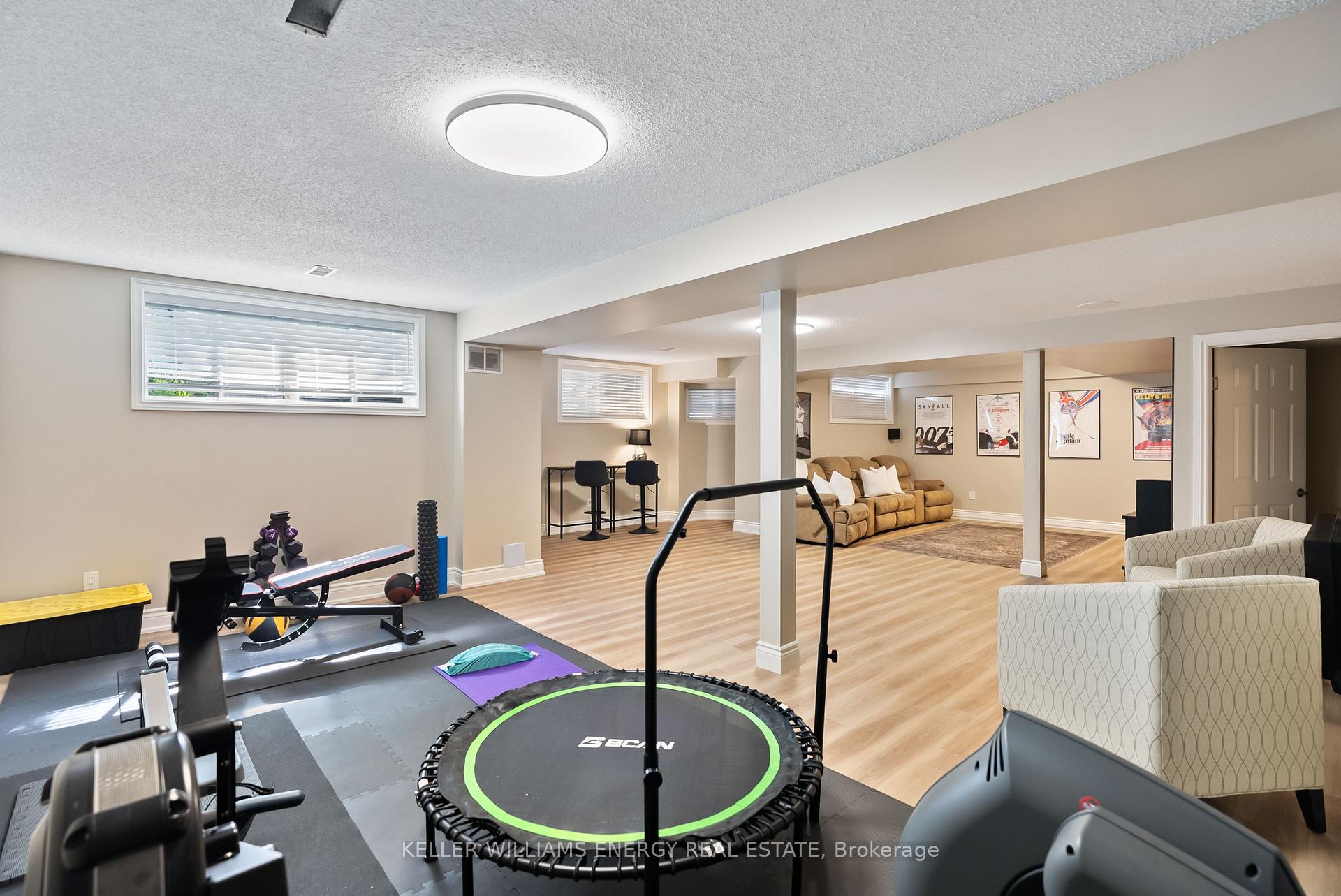 Photo 32 of 807 Regal Crescent, Pickering, Dunbarton — HOMEH