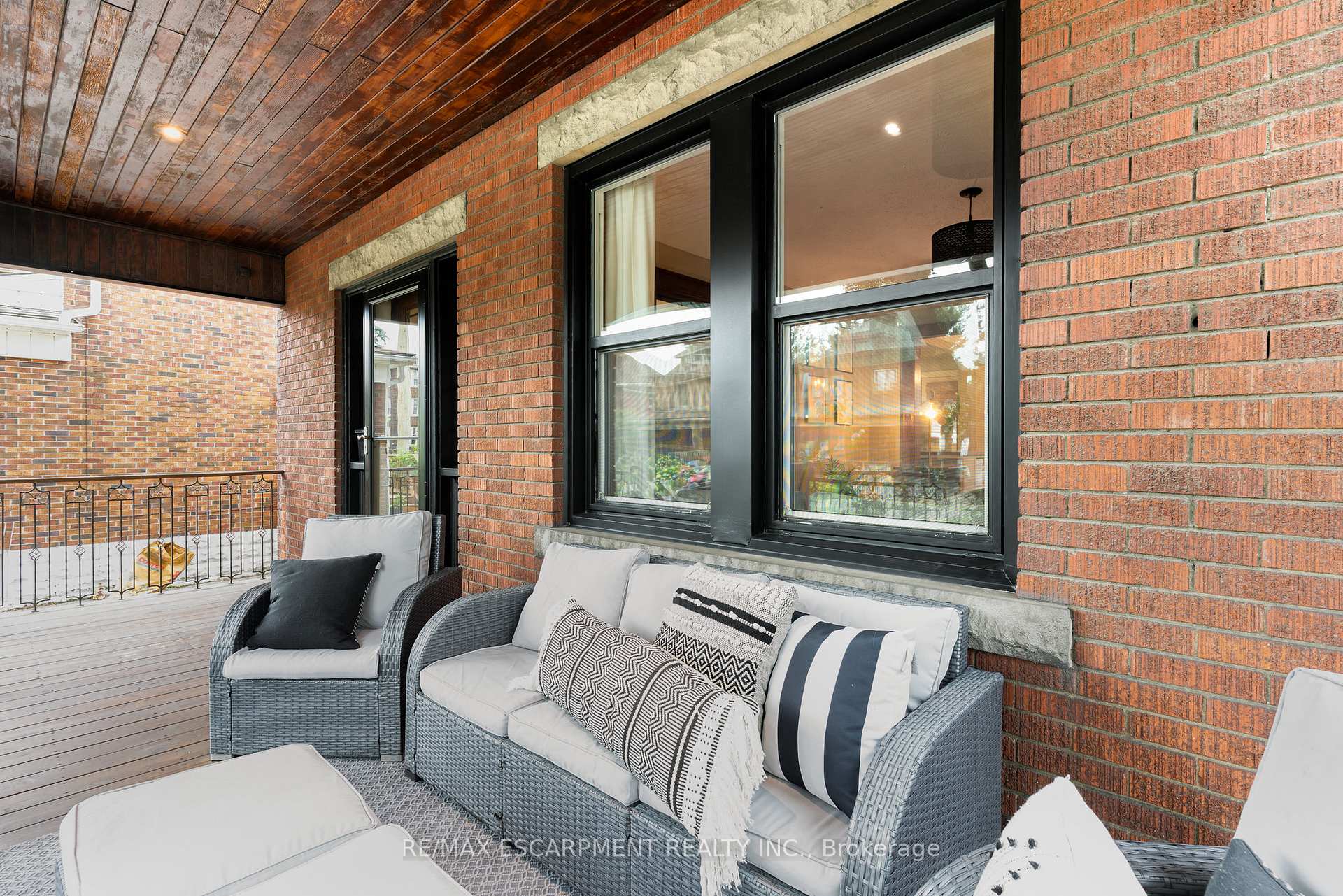 Photo 9 of 21 Prospect Street S, Hamilton, Stipley — HOMEH