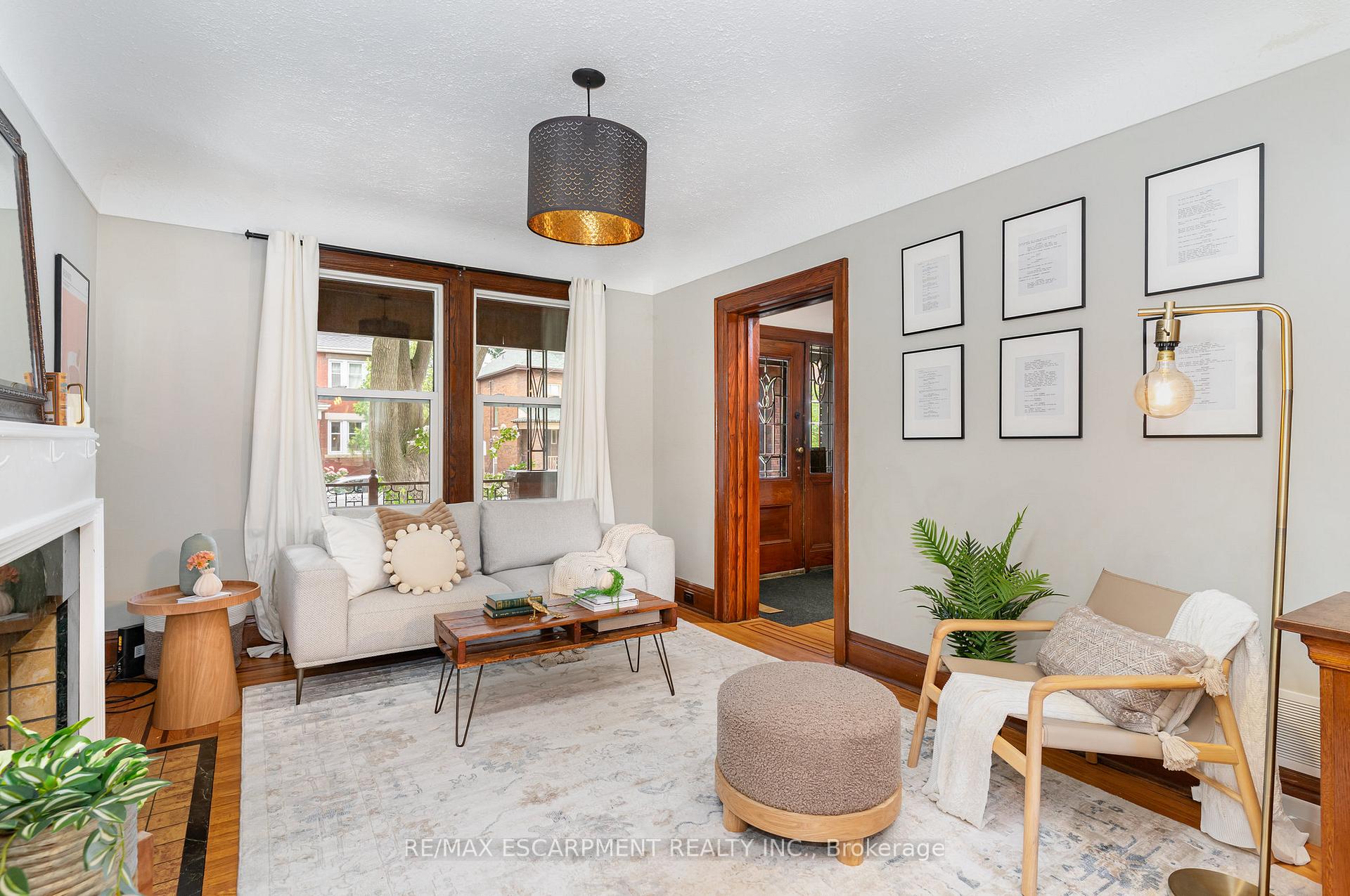 Photo 4 of 21 Prospect Street S, Hamilton, Stipley — HOMEH
