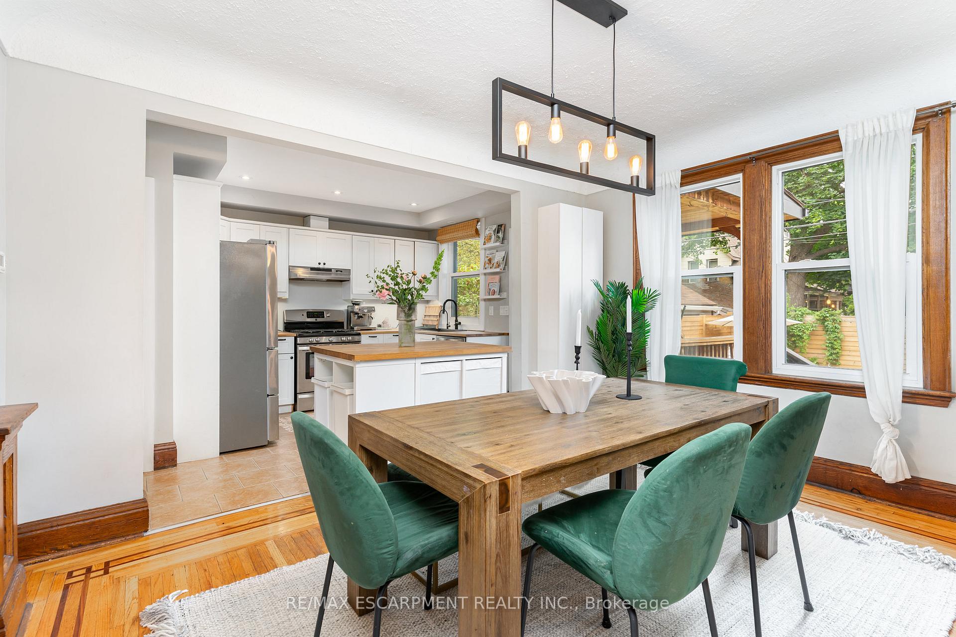 Photo 3 of 21 Prospect Street S, Hamilton, Stipley — HOMEH