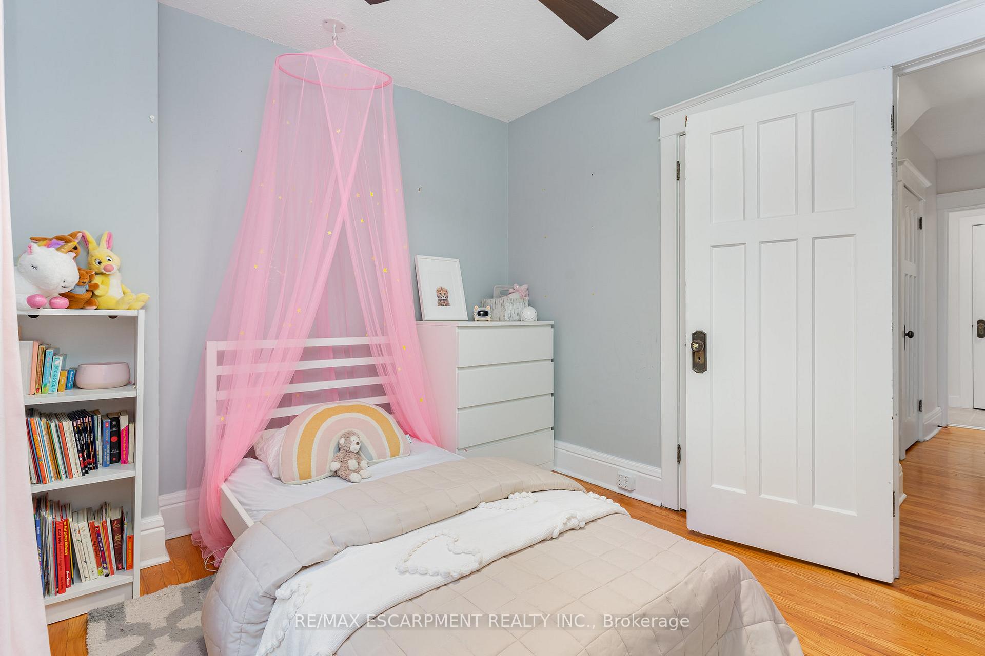 Photo 14 of 21 Prospect Street S, Hamilton, Stipley — HOMEH