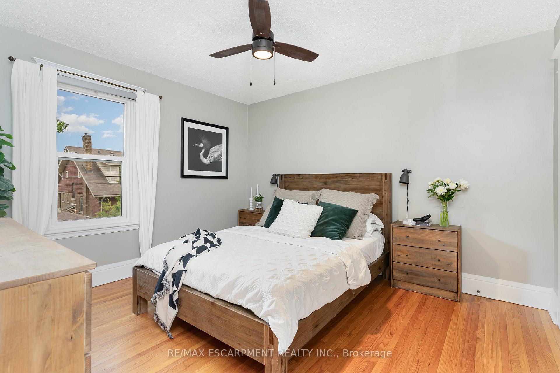Photo 13 of 21 Prospect Street S, Hamilton, Stipley — HOMEH