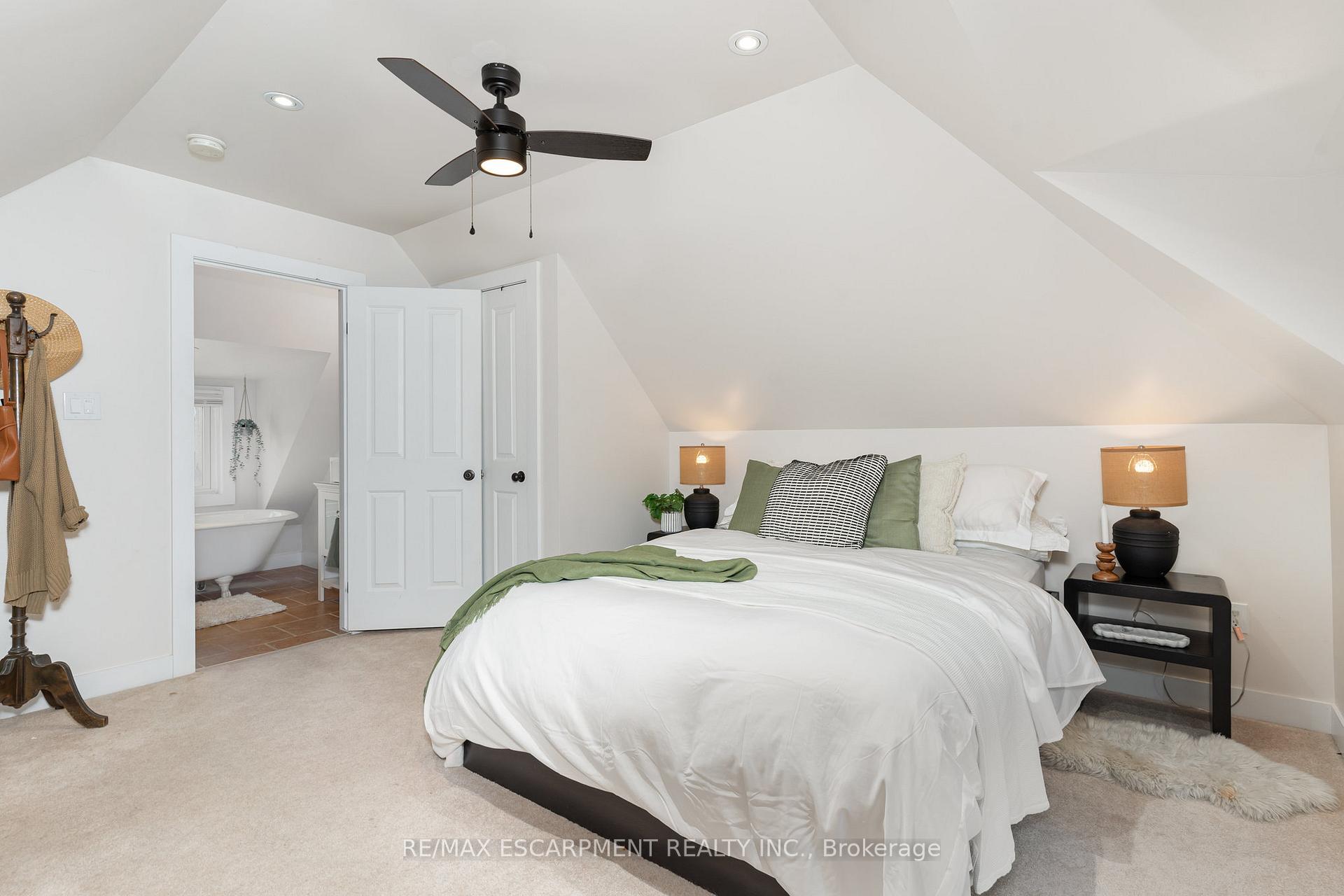 Photo 29 of 21 Prospect Street S, Hamilton, Stipley — HOMEH