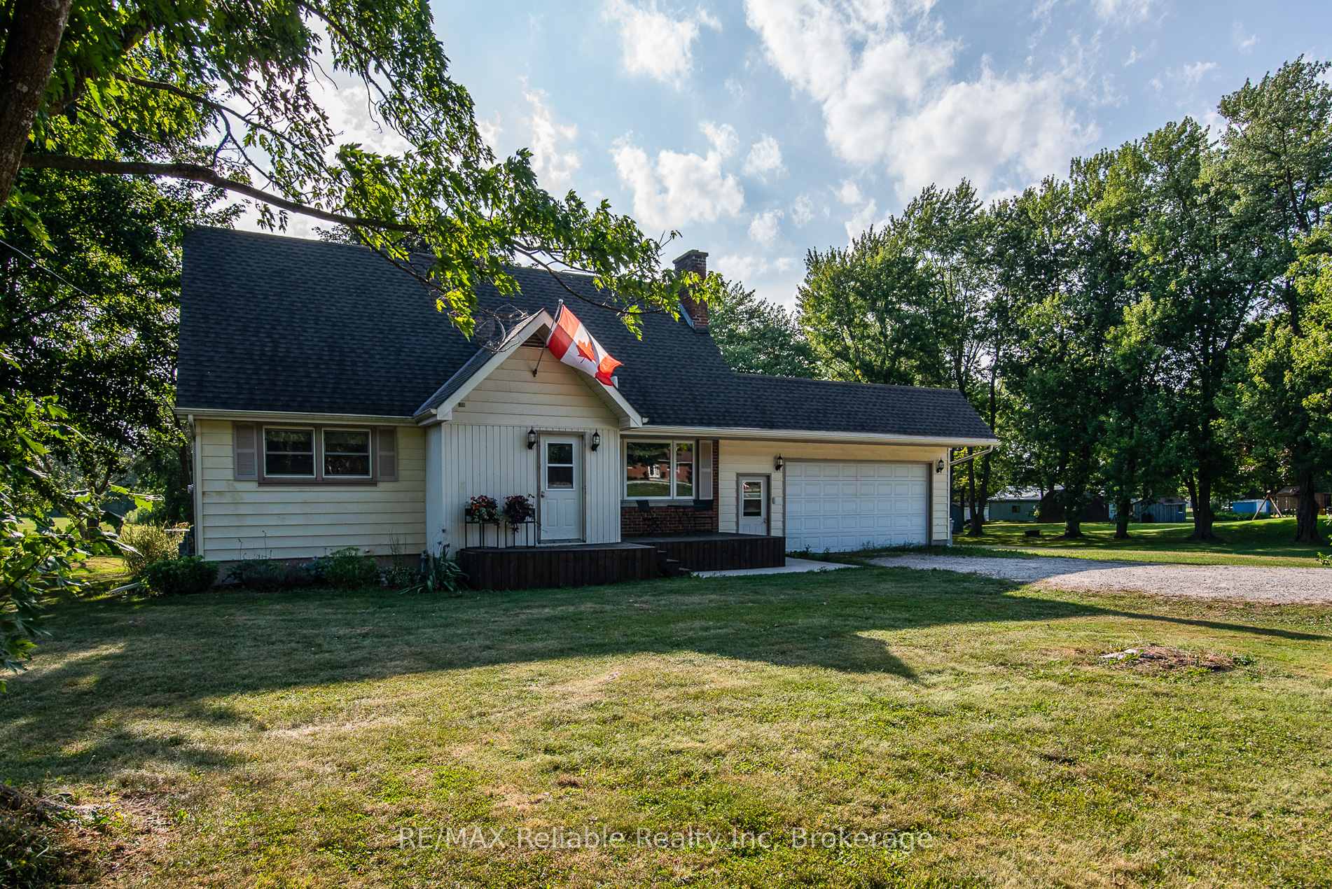 Photo 1 of 77825 London Road, Central Huron, Clinton — HOMEH