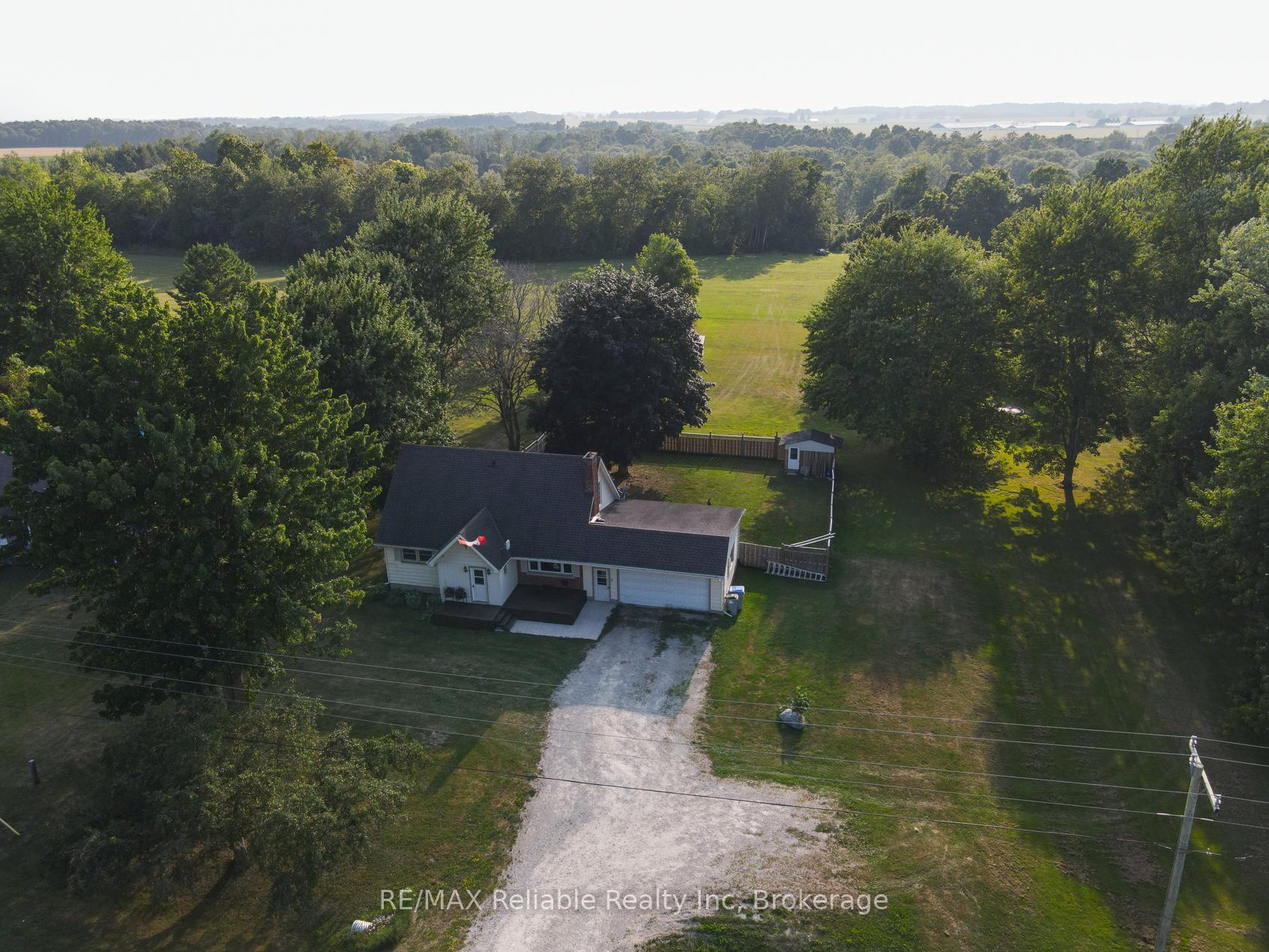 Photo 33 of 77825 London Road, Central Huron, Clinton — HOMEH