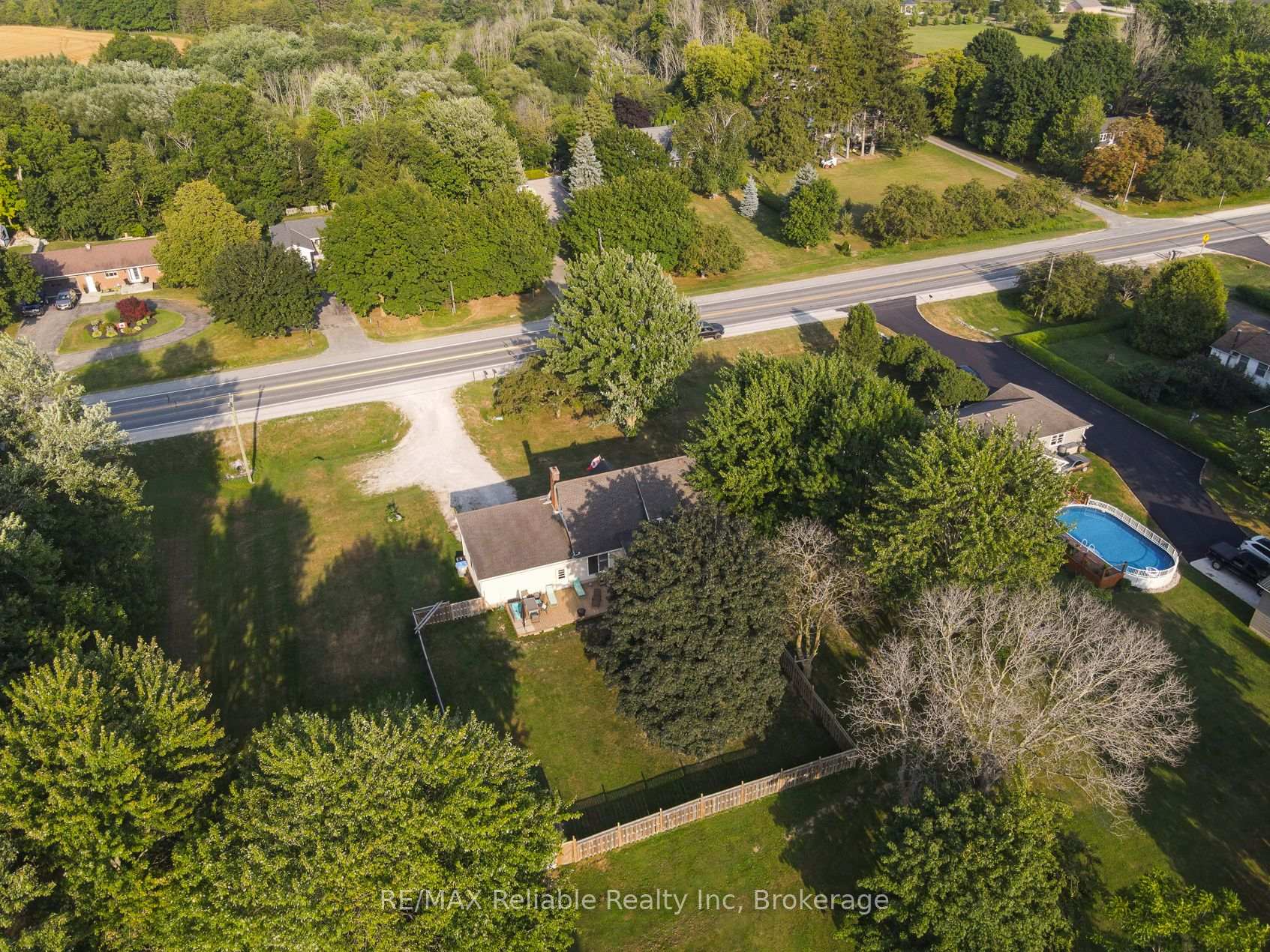 Photo 40 of 77825 London Road, Central Huron, Clinton — HOMEH